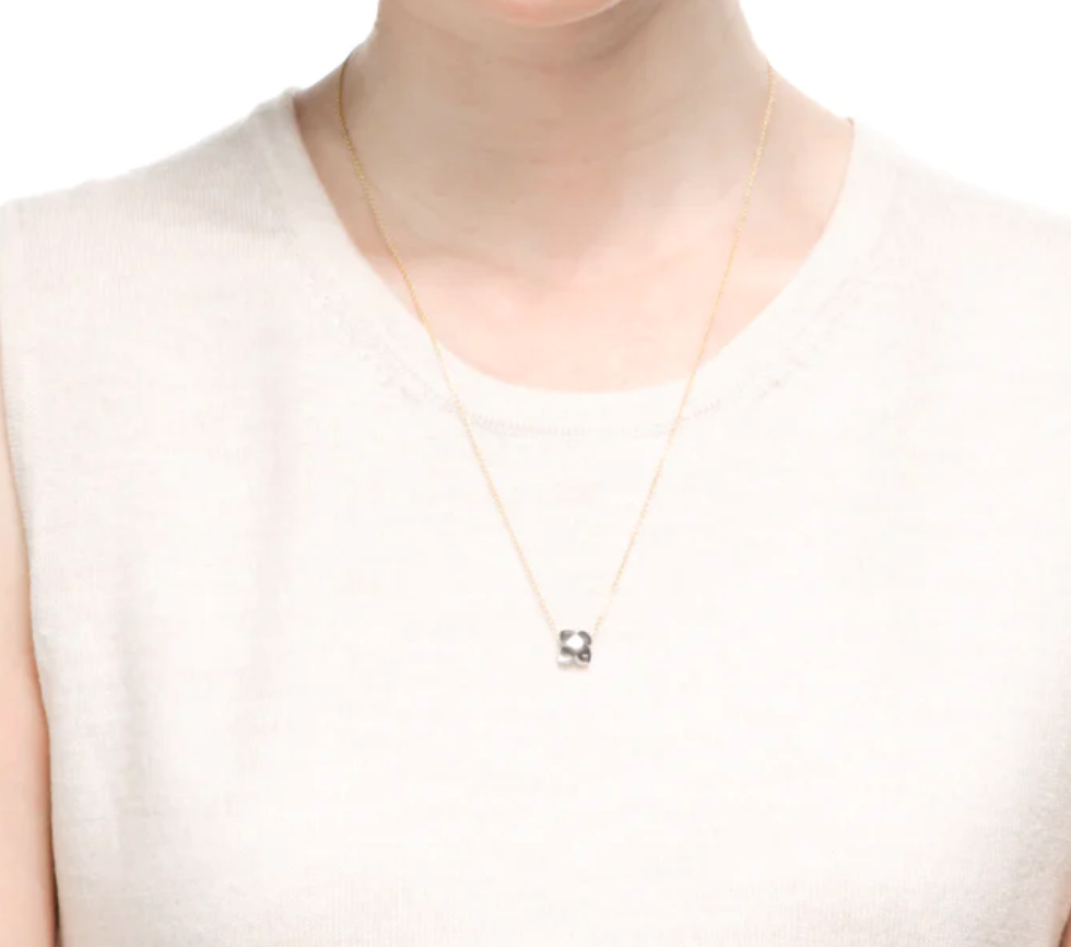 Elegant Flower Necklace for Women - Dainty Floral Pendant Jewelry for Everyday Wear, Date Night & Special Occasions
