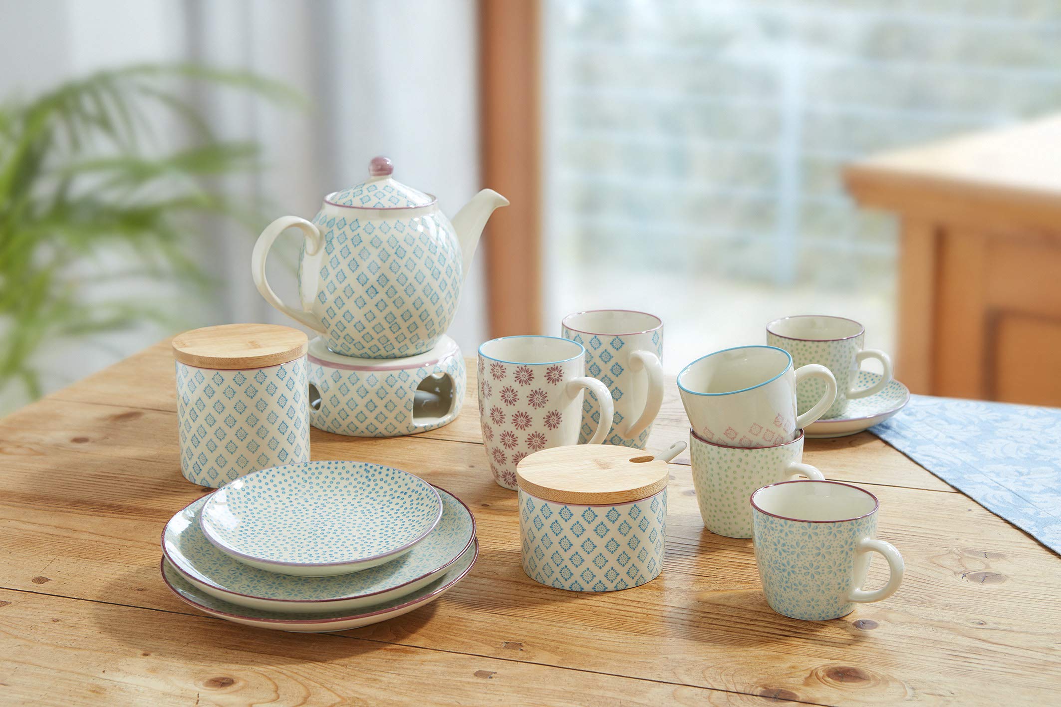 Bloomingville Patrizia 24cm Ceramic Teapot - Elegant Floral Design for Tea Lovers, Perfect for Afternoon Tea & Home Decor