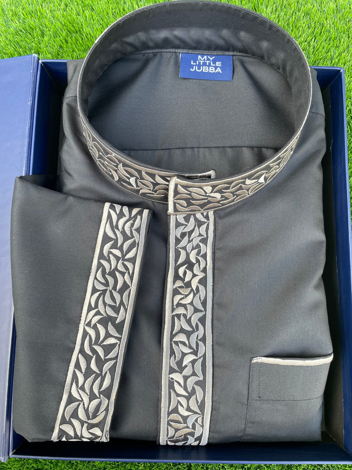 Men's Black Saudi Thobe with Silver Embroidery - Traditional Arabic Islamic Robe for Eid, Wedding & Special Occasions