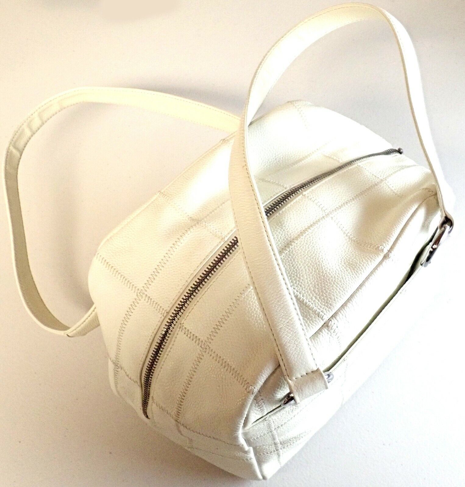 Authentic 2005 Chanel Lax Square Stitch Cream Caviar Leather Handbag - Luxury Vintage Bag for Women, Perfect for Parties, Weddings & Special Occasions