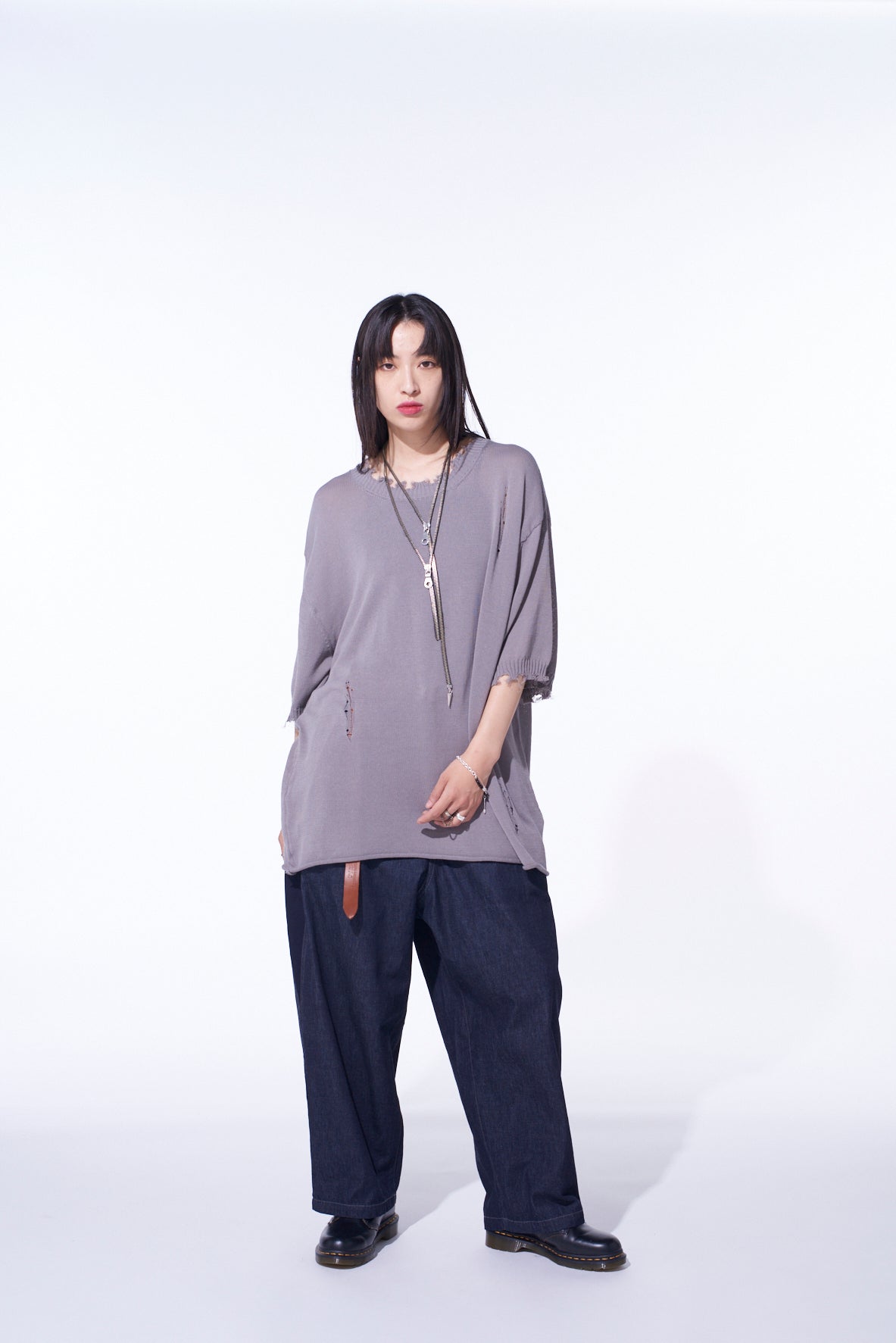 Compact Twist 10g Damaged Knitted Pullover - Lightweight & Stylish Women's Sweater for Casual Wear & Layering