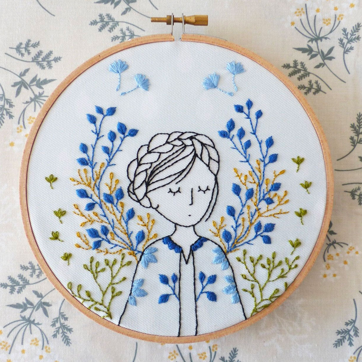 Dreamy Lady Hand Embroidery Kit for Beginners - Complete DIY Embroidery Set with Hoop, Threads & Needles - Perfect for Home Decor, Gifts & Relaxation