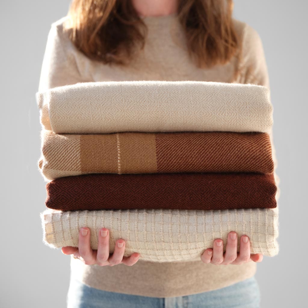 Soft & Cozy Alpaca Wool Throw Blanket - Luxurious Handwoven 100% Baby Alpaca - Perfect for Couch, Bed & Winter Warmth - Elegant Home Decor Gift