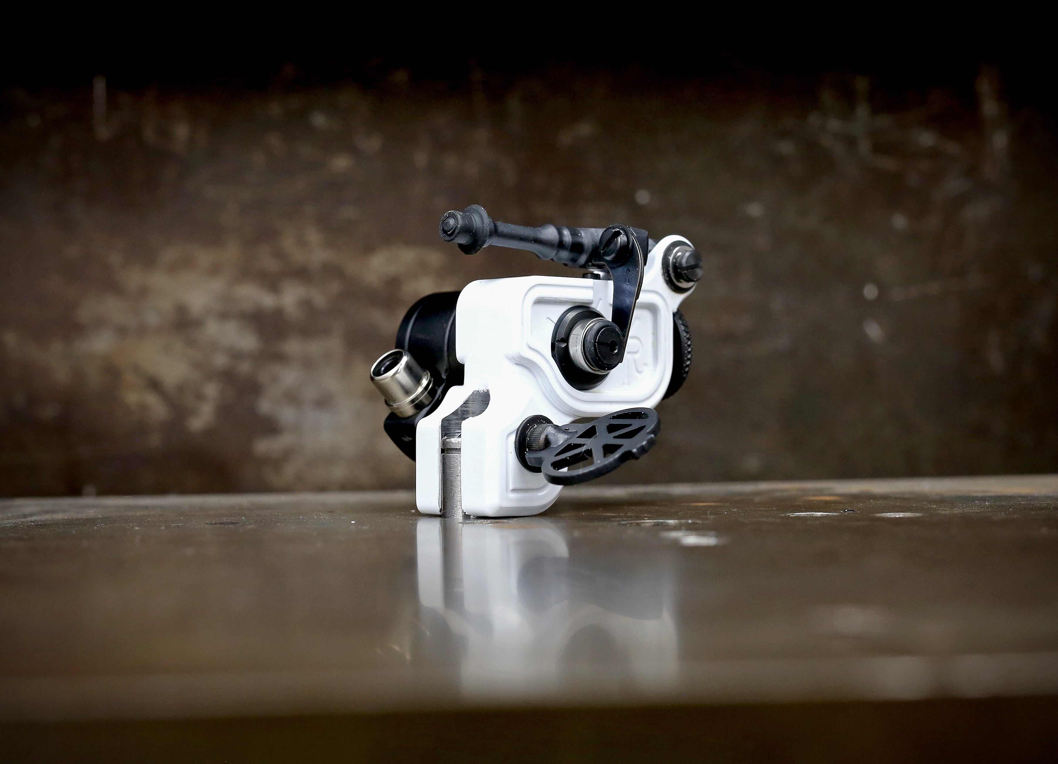 Dan Kubin Sidewinder 46er - Ultra Lightweight White & Black RCA Fishing Reel - Perfect for Saltwater & Freshwater Angling