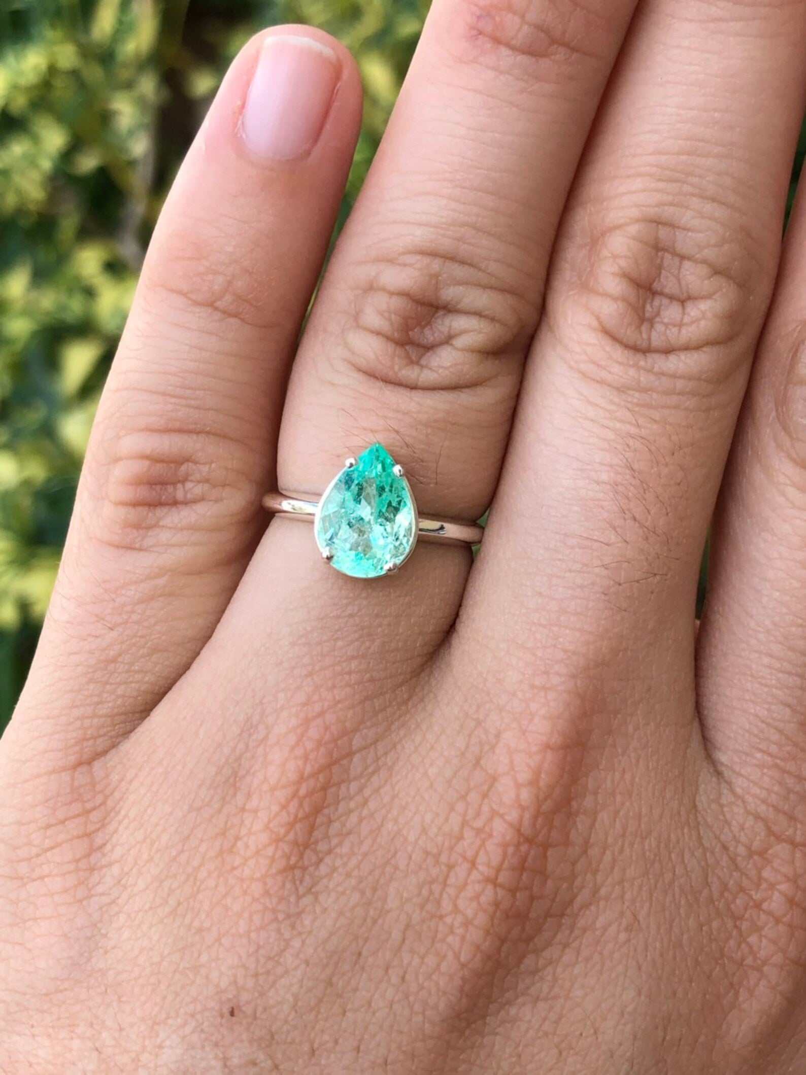 1.90 Carat Pear-Shaped Emerald Solitaire Ring in 925 Sterling Silver - Elegant Jewelry for Weddings, Anniversaries & Special Occasions