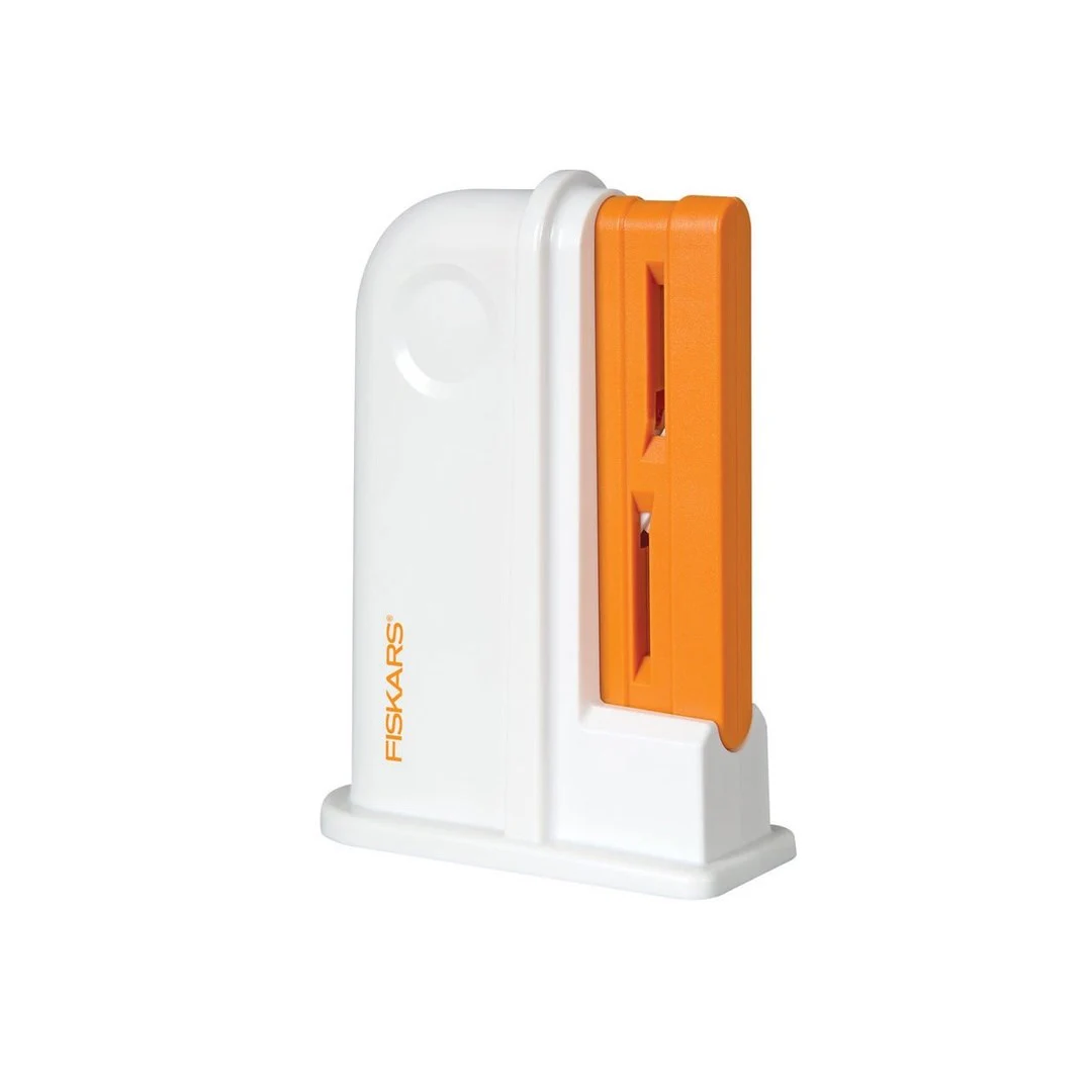 Fiskars Universal Scissors Sharpener - Professional Blade Sharpening Tool for Kitchen, Craft & Office Scissors | Perfect for Home, Workshop & DIY Projects