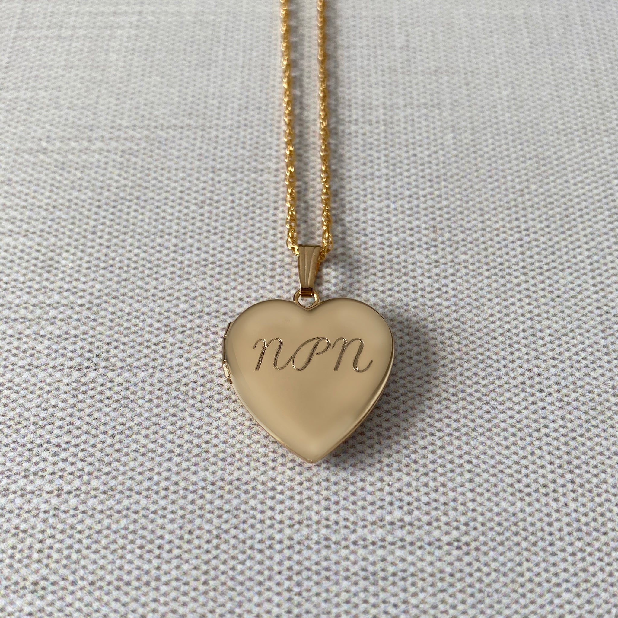 14K Gold Filled 19mm Heart Locket Necklace for Women - Elegant Photo Pendant Jewelry Gift for Mom, Wife, Girlfriend - Perfect for Valentine's Day, Anniversary & Special Occasions