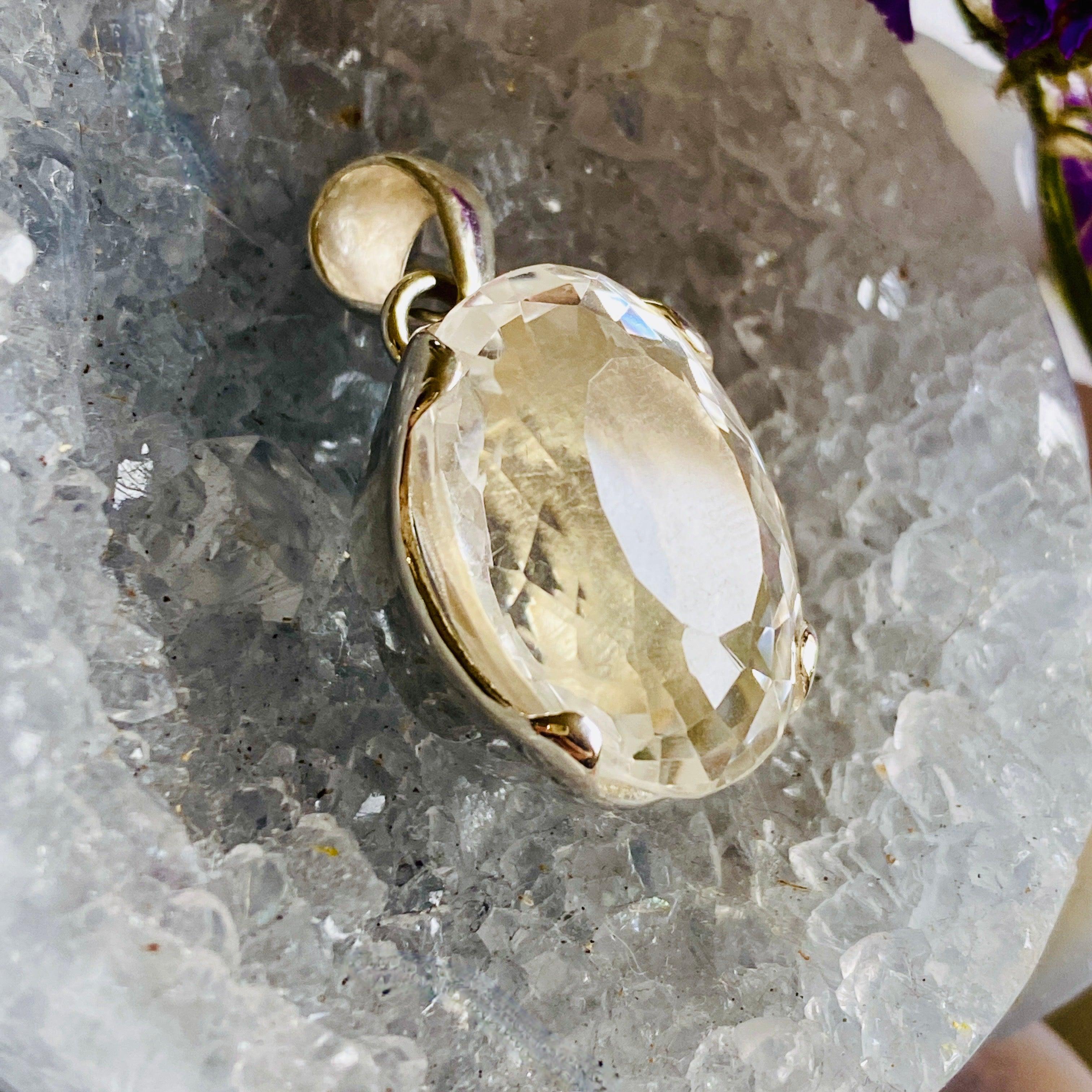Natural Clear Quartz Oval Faceted Pendant Necklace KPGJ2689 - Perfect for Healing, Meditation & Spiritual Jewelry