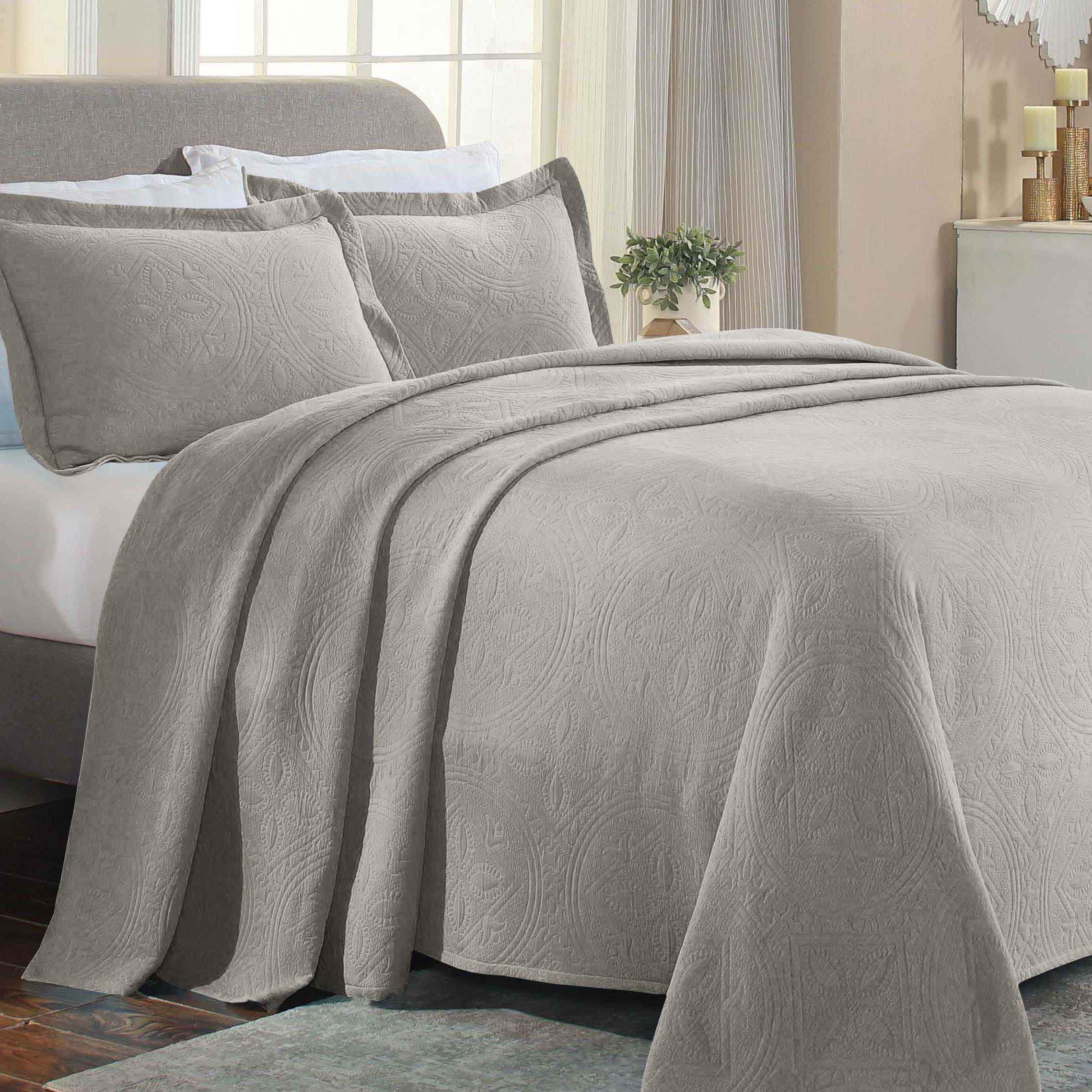Celtic Circle Cotton Jacquard Matelasse Bedspread Set - Queen Size Luxury Bed Cover with Elegant Embroidery for Master Bedroom Decor