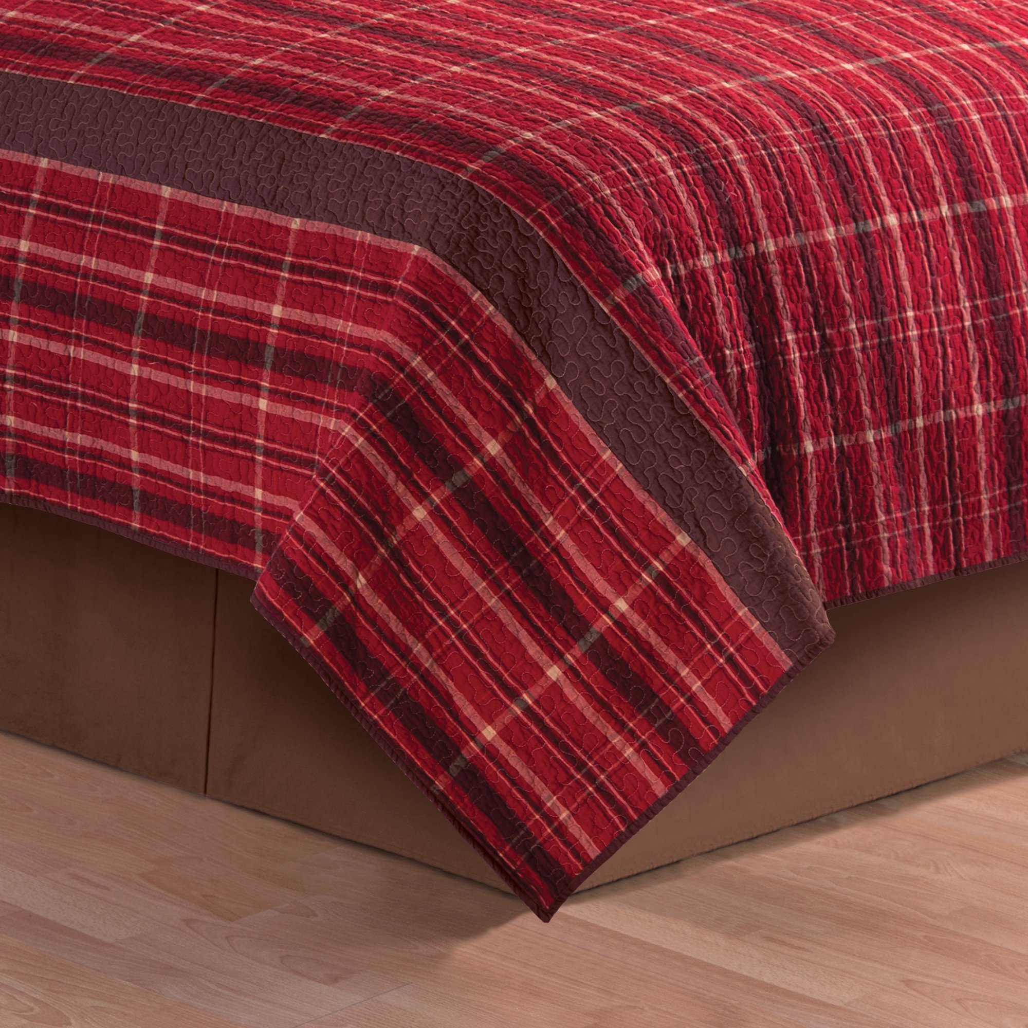 C&F Home Collin Red Full/Queen Quilt - 100% Cotton Lightweight Reversible Bedspread Coverlet | Machine Washable | Perfect for Guest Rooms, Master Bedrooms & Cozy Home Decor