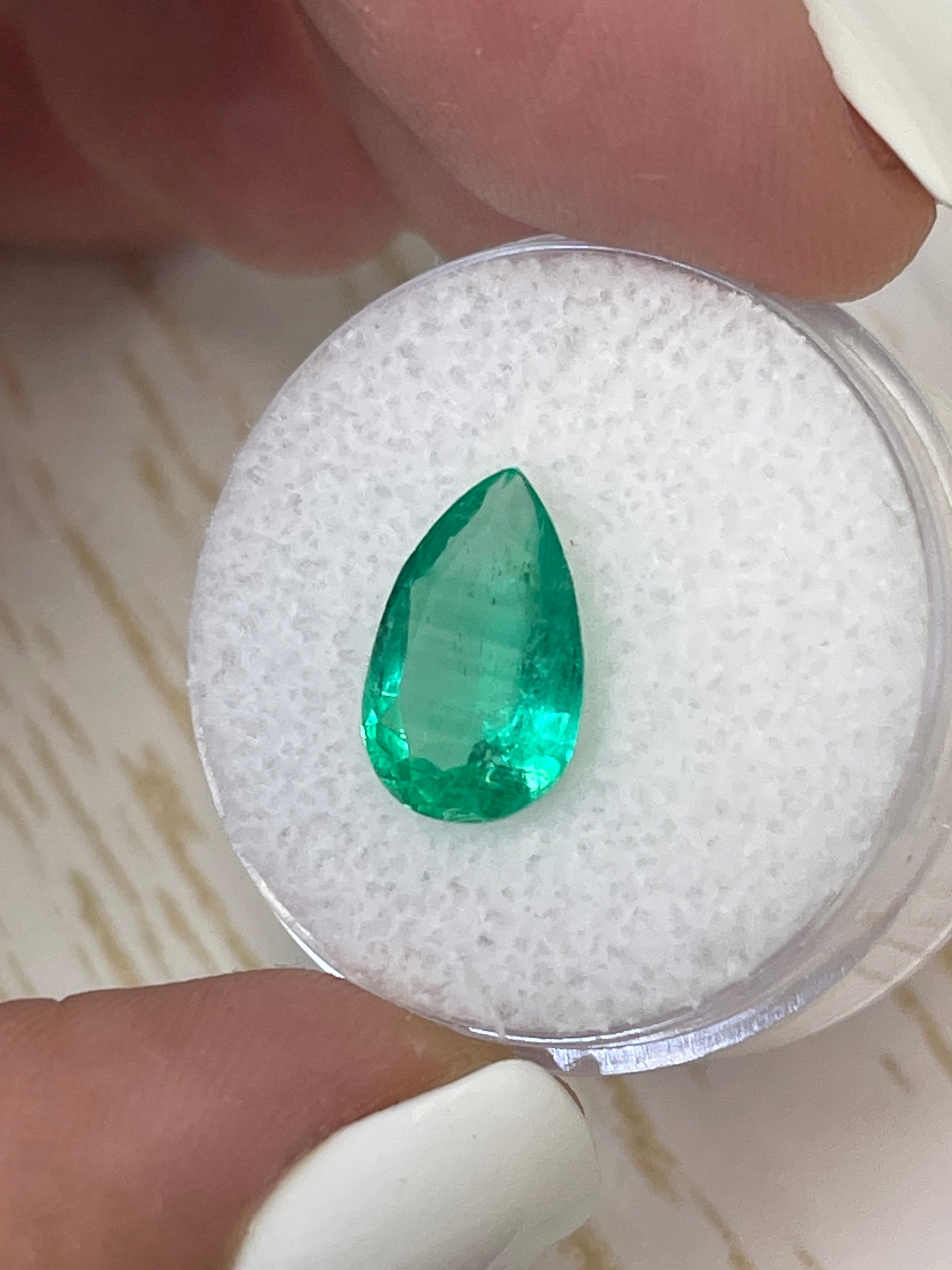 2.52 Carat Natural Colombian Emerald Pear Cut Loose Gemstone - Vivid Green Color Band for Jewelry Making, Engagement Rings & Fine Collections