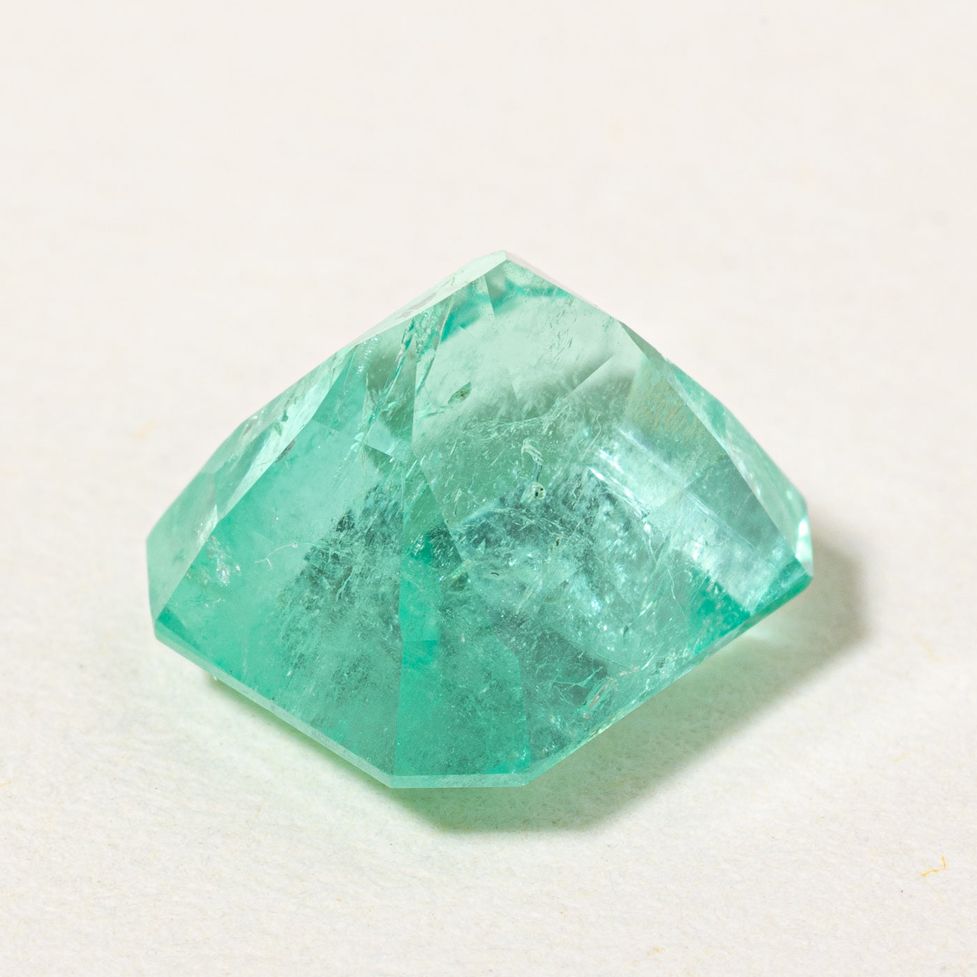2.85ct Natural Colombian Emerald Gemstone - Rectangular Cut with Beveled Corners for Jewelry Making, Engagement Rings & Luxury Gifts