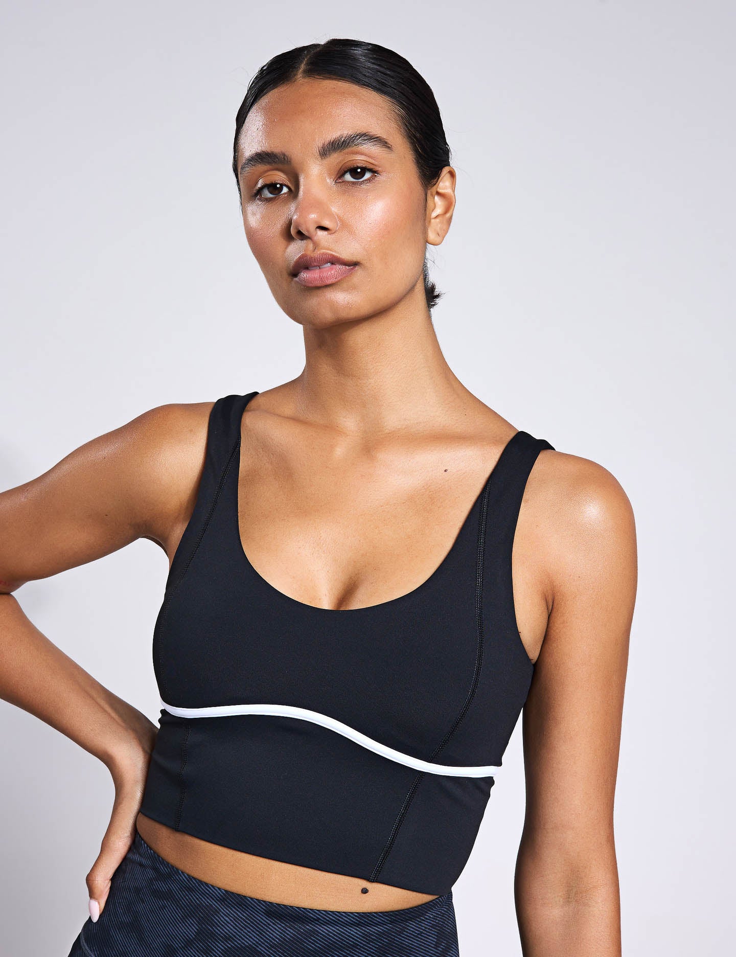 Ava High Support Sports Bra for Women - Black | Breathable & Comfortable Workout Top for Running, Yoga & Gym