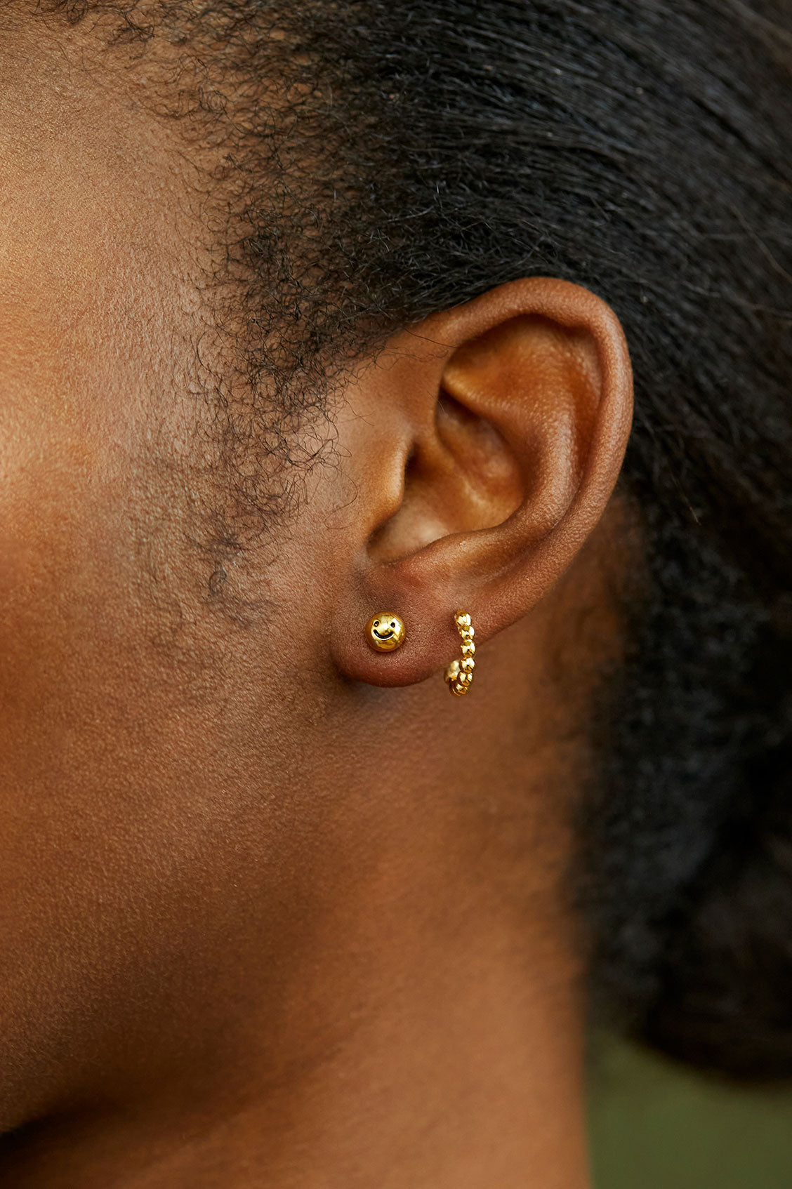 Cute Mini Smiling Face Stud Earrings for Women - Gold Plated Tiny Happy Face Ear Studs - Perfect for Everyday Wear, Gifts & Casual Outfits