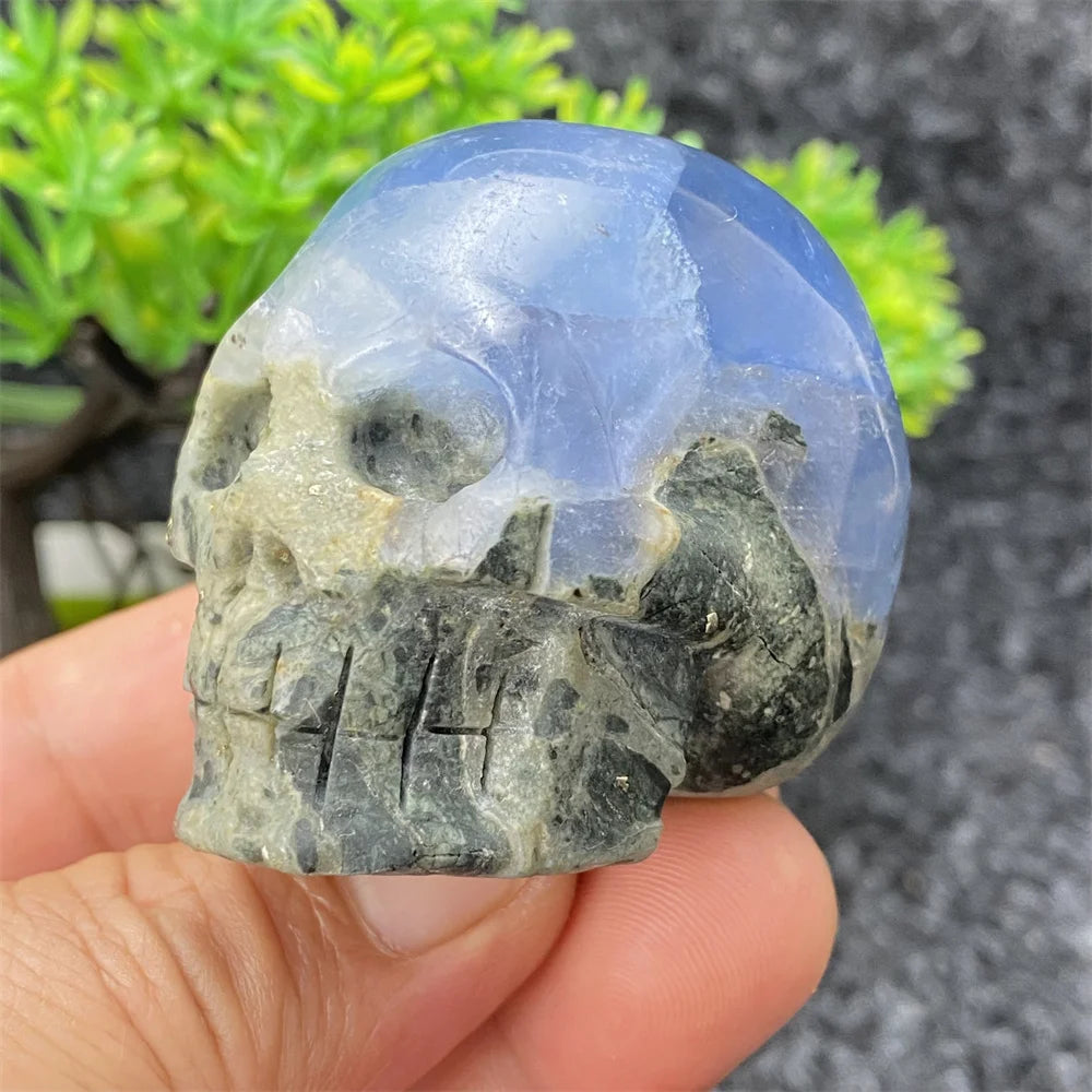 Natural Crystal Hand-Polished Carved Skull - Halloween Decor, Home Decor, Spiritual Healing Stone, Unique Holiday Gift for Collectors & Witches - Perfect for Altars, Meditation & Gothic Decorations