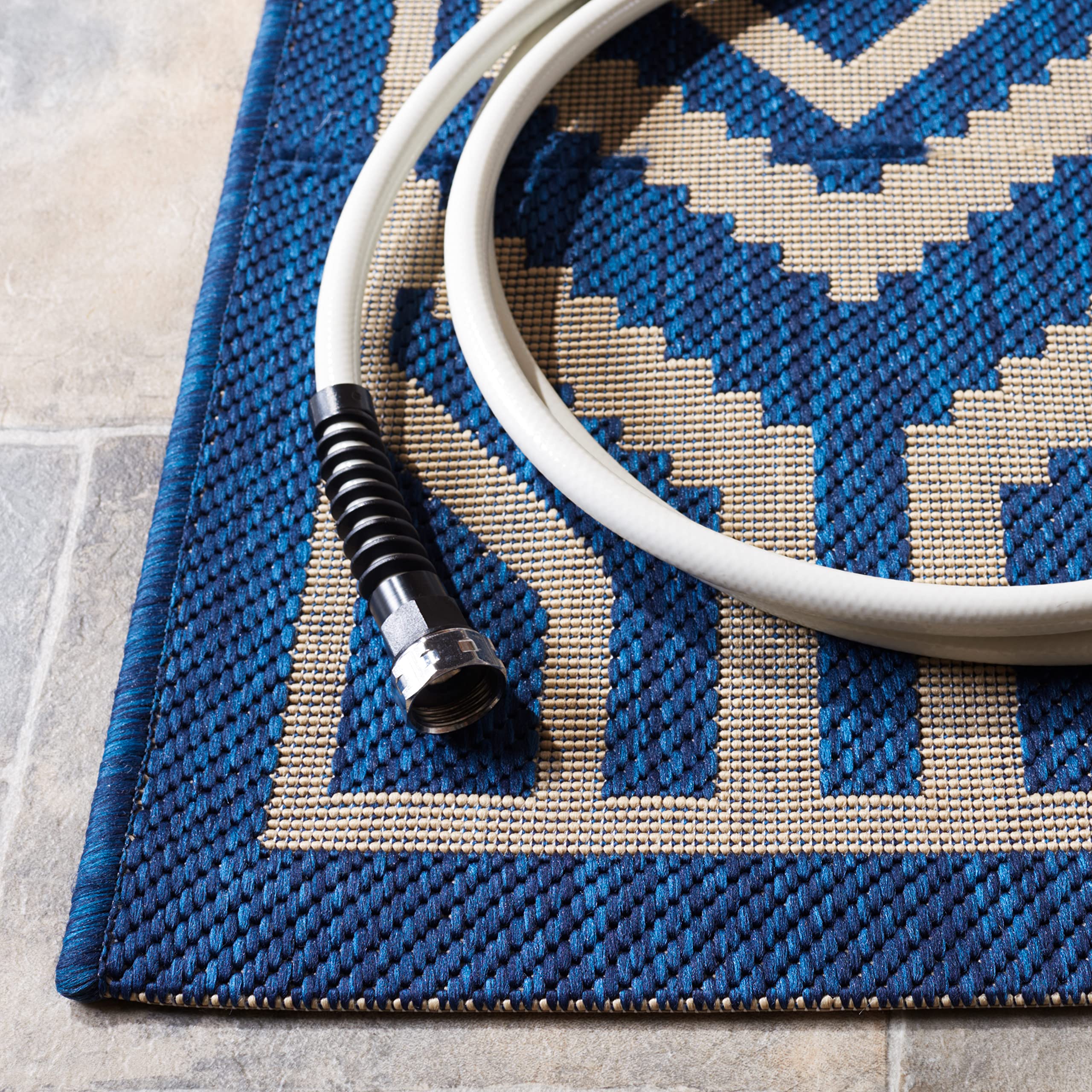 SAFAVIEH Courtyard Collection 8' x 10' Navy/Beige Indoor Outdoor Waterproof Rug - Easy to Clean, Stain Resistant Area Carpet for Patio, Backyard, Mudroom, Porch & Deck Decor
