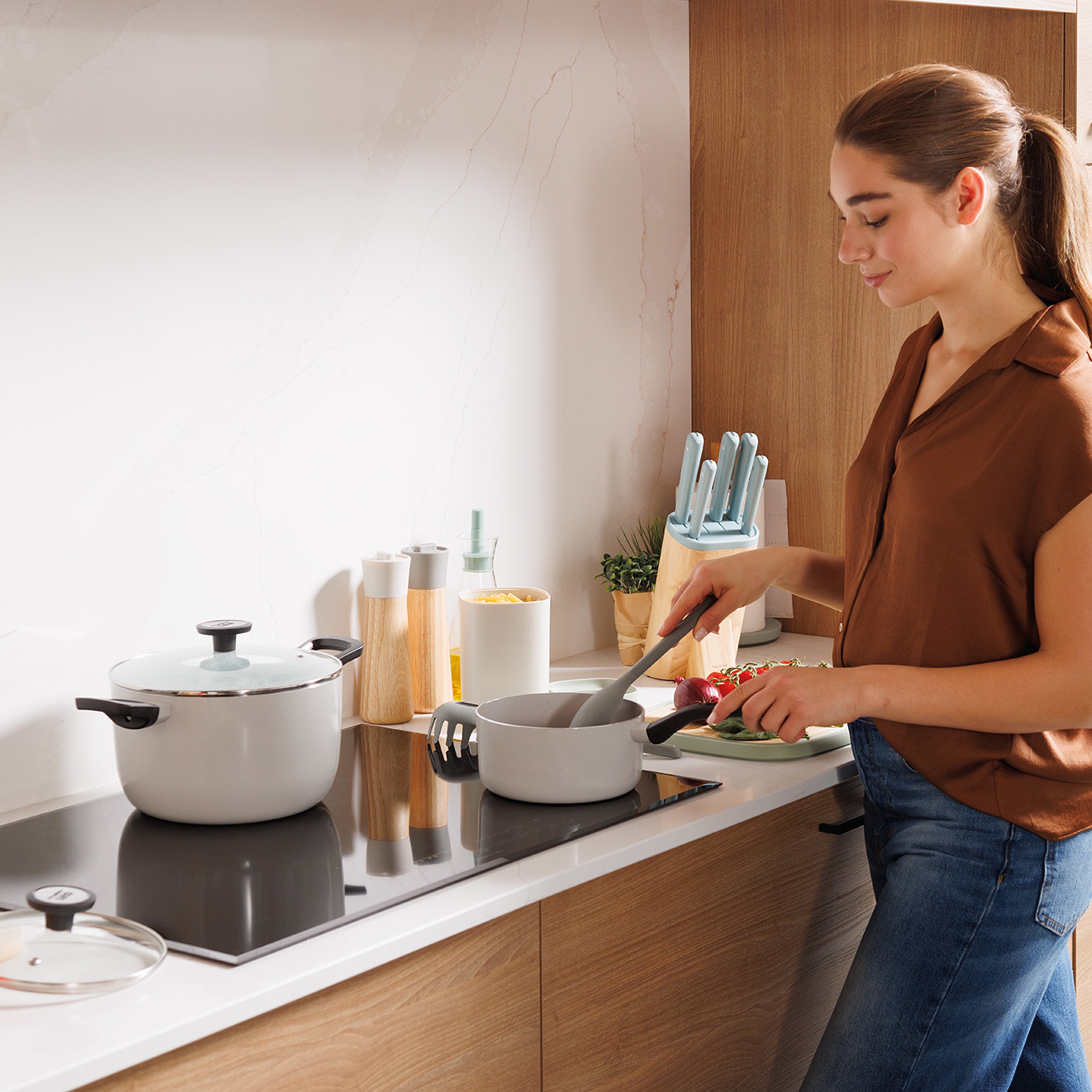 BergHOFF Leo Glints 3-Quart Nonstick Recycled Aluminum Stockpot with Glass Lid – Eco-Friendly Cookware for Soups, Stews & Pasta – Perfect for Home Cooking & Professional Kitchens
