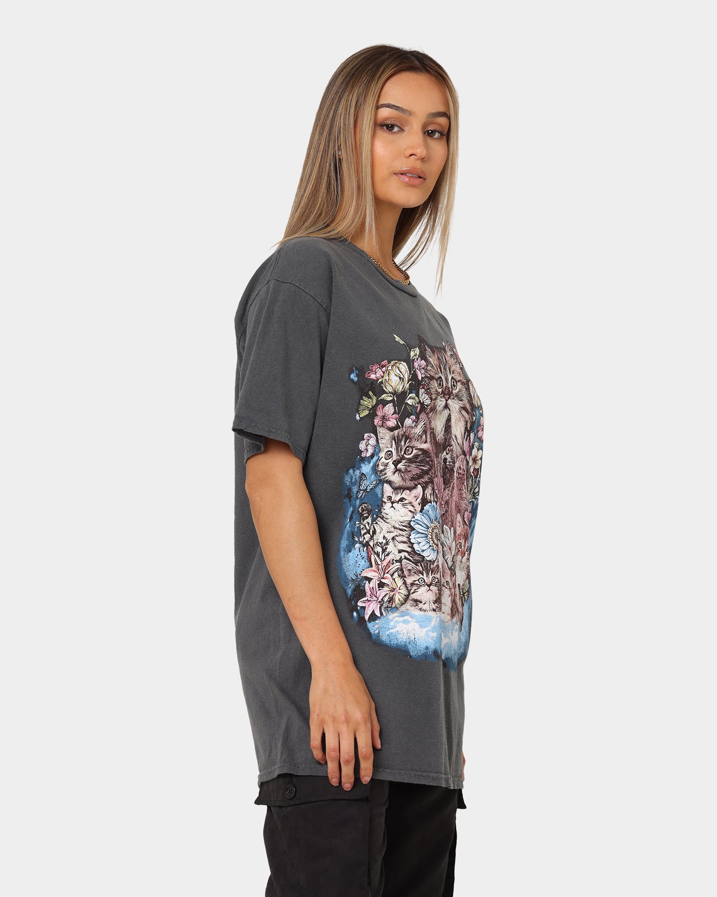 Vintage American Thrift OG Kitty Graphic T-Shirt in Off Black | Retro Cat Lover Tee for Women & Men | Perfect for Casual Wear, Street Style & Cat-Themed Outfits