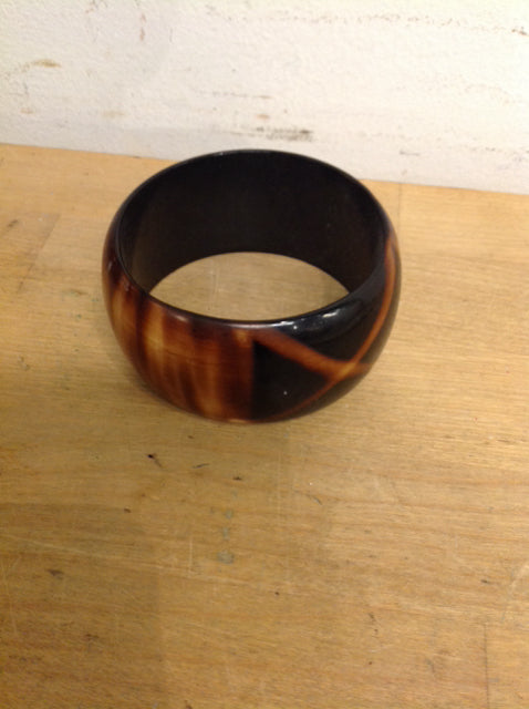 Stylish Black & Tan Bangle Bracelet for Women - Adjustable Fashion Jewelry for Everyday Wear, Parties & Gifts