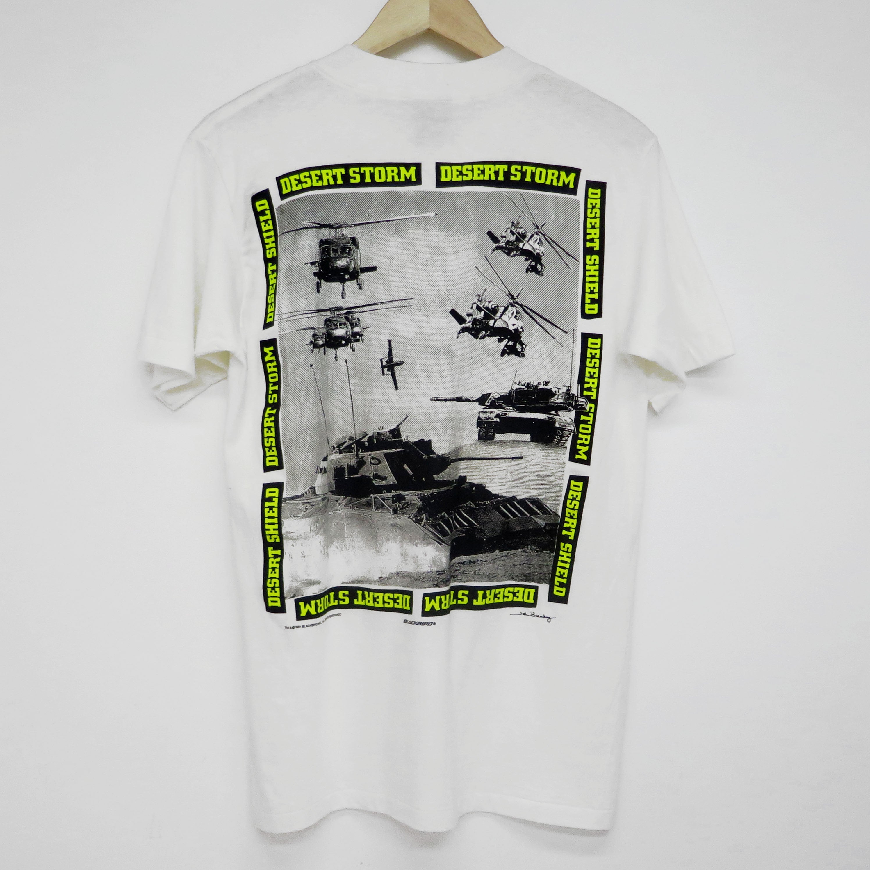 Vintage Operation Desert Storm US Army 1991 Graphic Tee Shirt - Large Size - Military History Apparel for Men - Perfect for Veterans Day, Patriotic Events & Retro Fashion