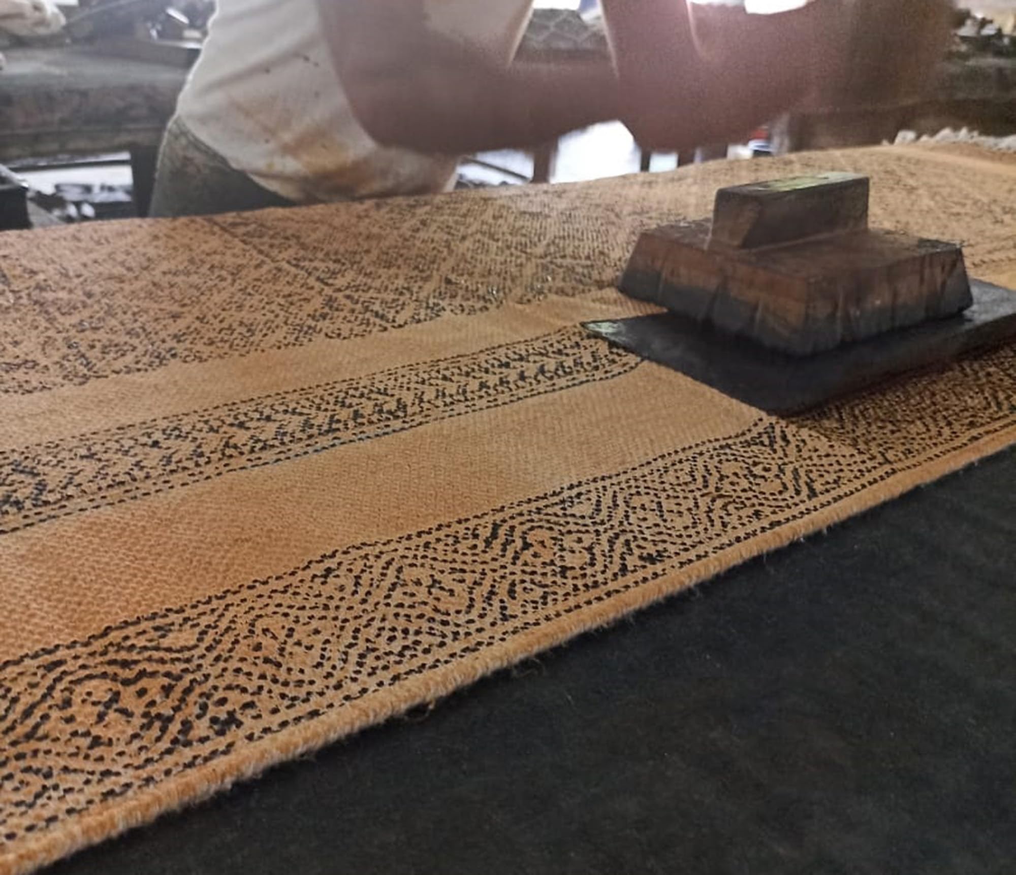 4x7 Ft Bronze & Yellow Cotton Dhurrie Oriental Kilim Rug - Rectangular Flatweave Indoor/Outdoor Carpet for High Traffic Areas - Perfect for Bedroom, Dining Room & Living Room Decor