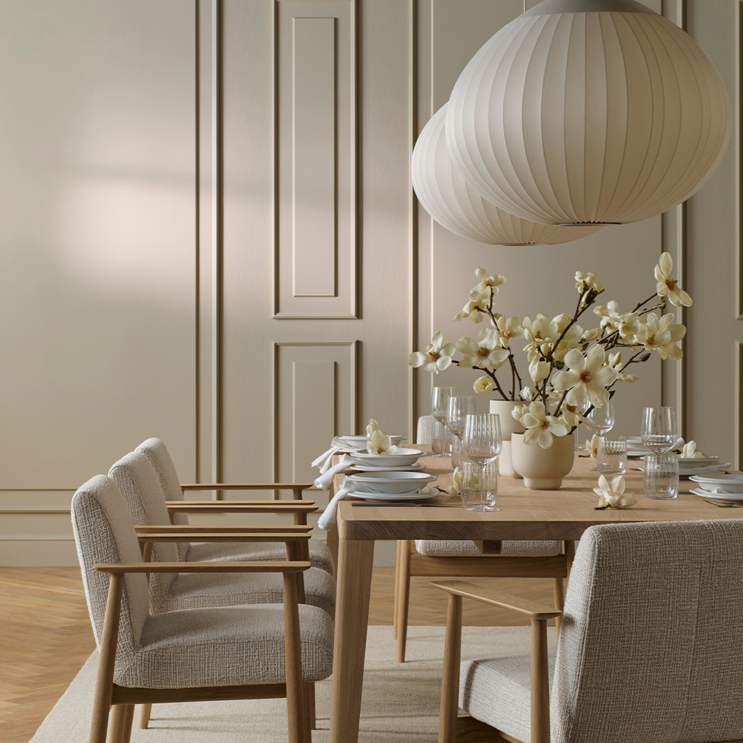 Elegant Rectangular Dining Table for Home & Restaurant - Modern Wooden Dining Room Furniture for Family Gatherings & Dinner Parties