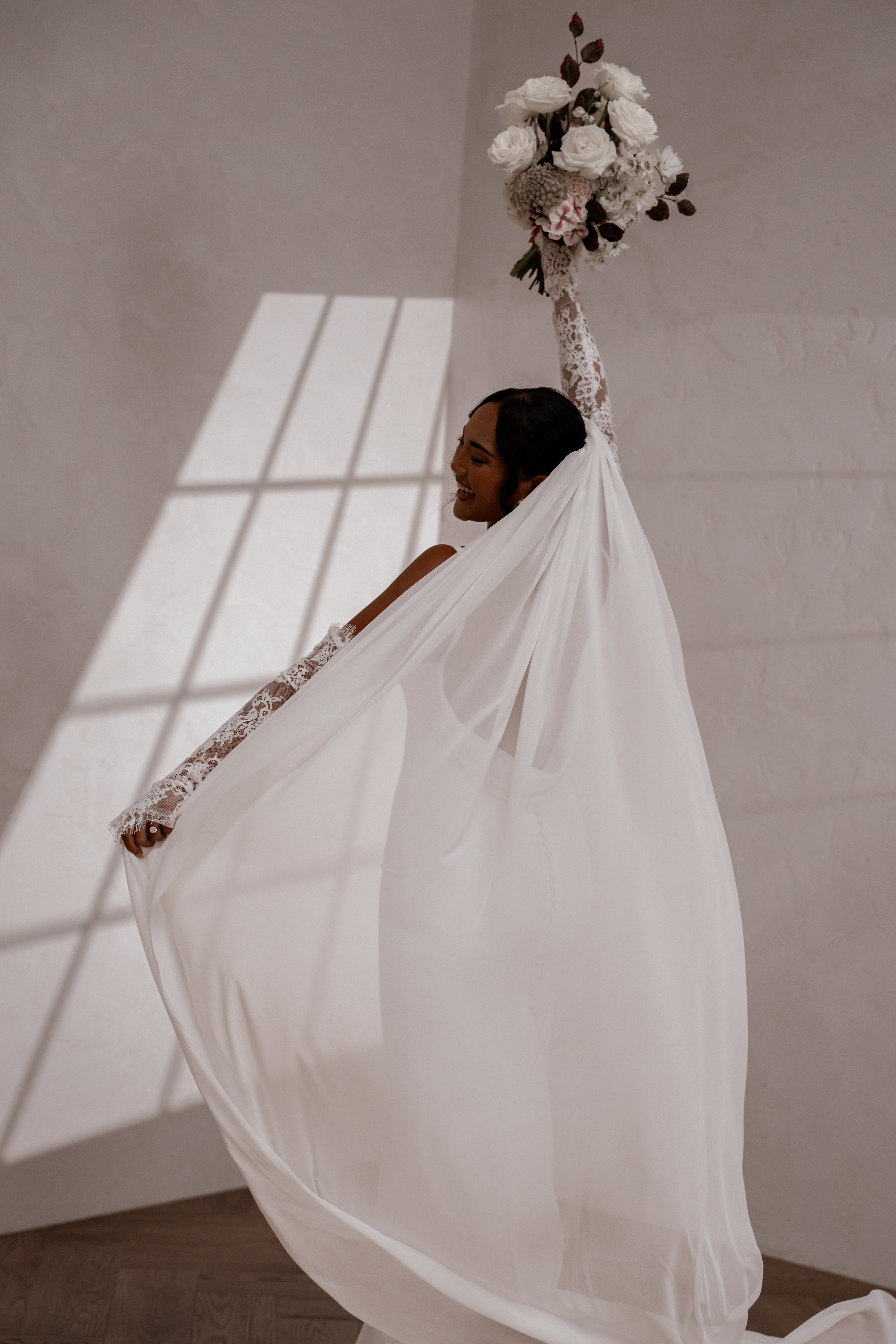 Maxie Veil - Elegant Bridal Veil for Weddings & Special Occasions | Perfect for Church Ceremonies, Photo Shoots & Formal Events