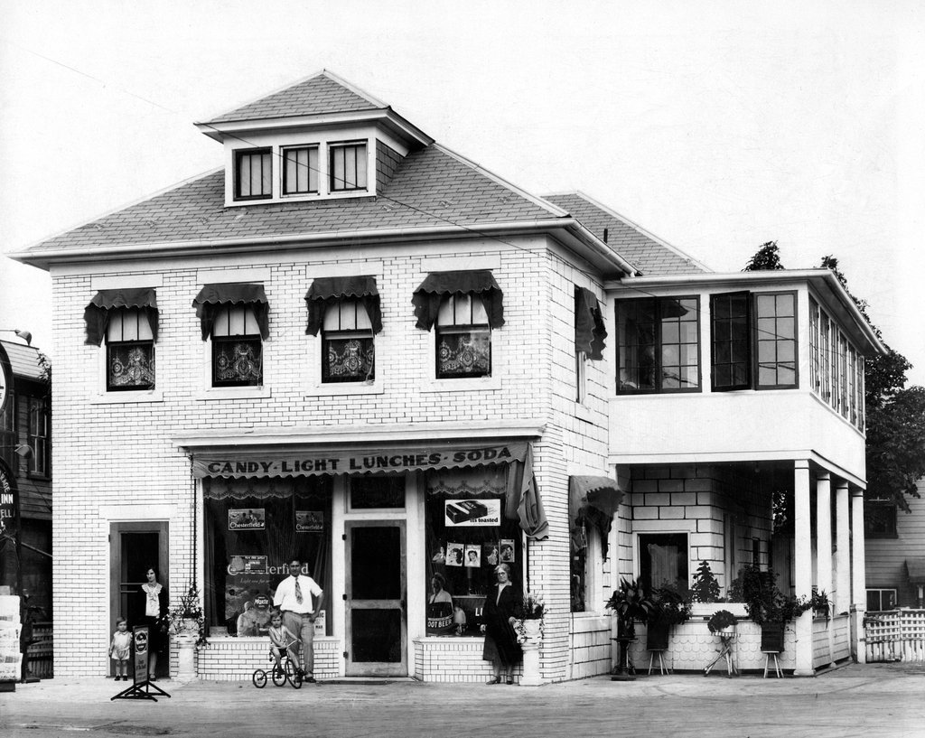 Looking Back Berkeley County: Volume II - Historical Photos & Stories of Berkeley County | Perfect for Genealogy Research & Local History Enthusiasts