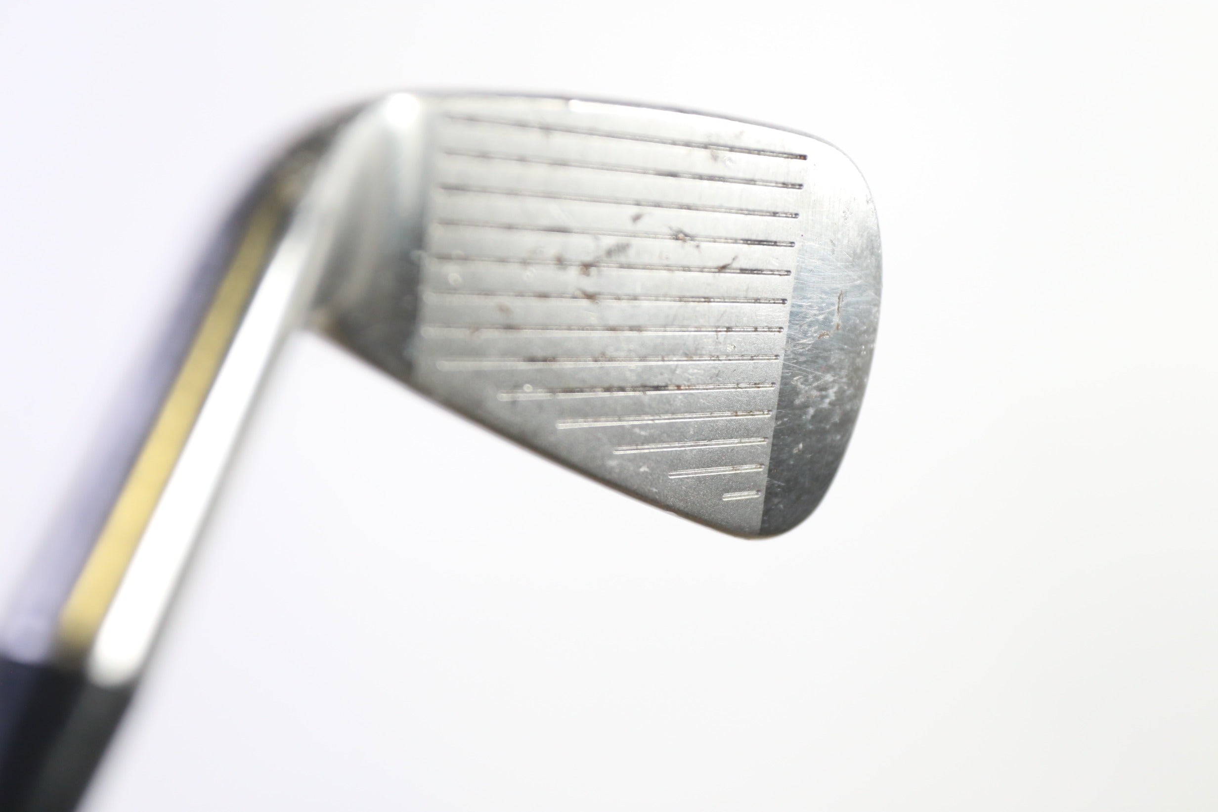 Used Callaway RAZR X Tour 6 Iron Right Hand Stiff Flex Golf Club - Perfect for Practice & Training Sessions