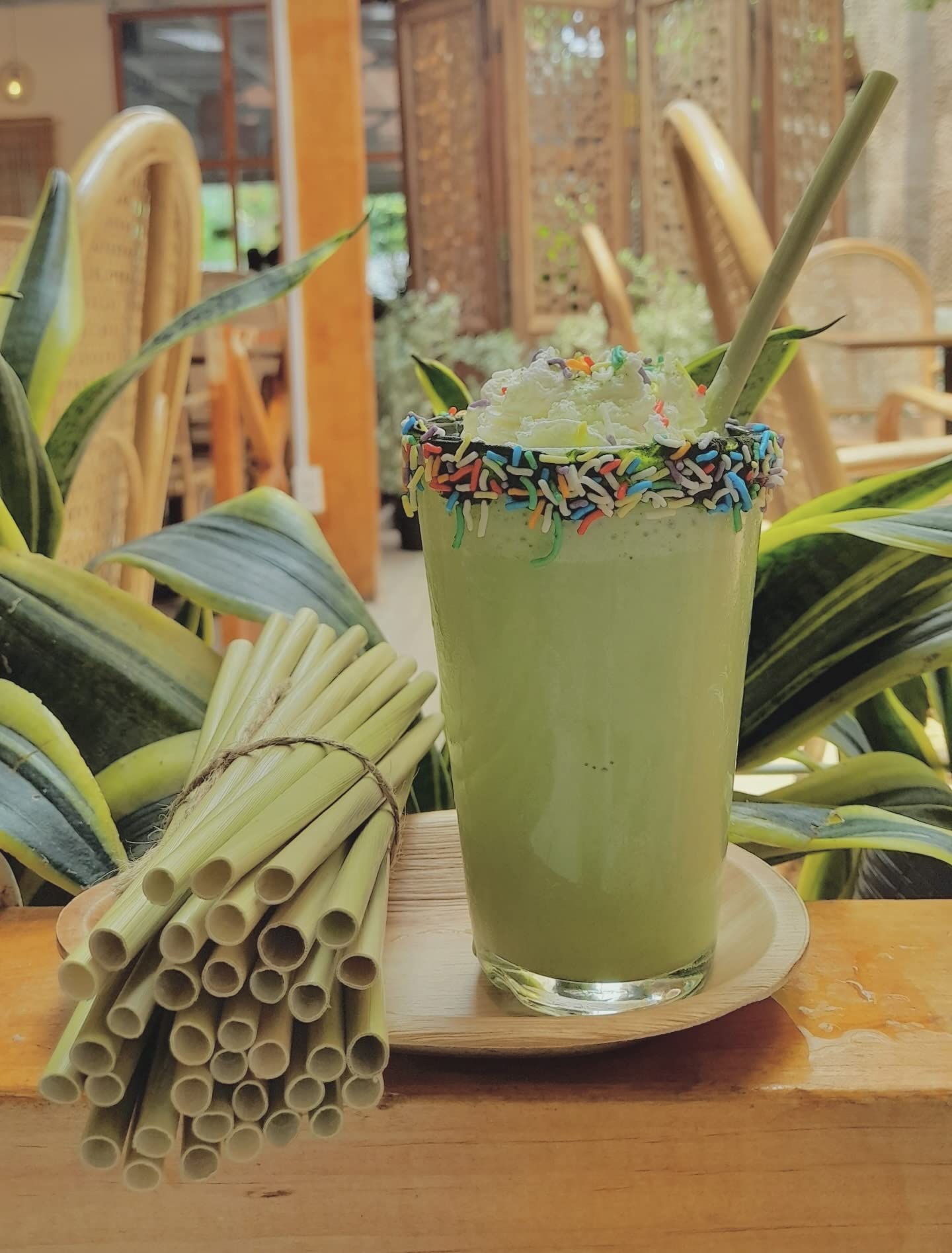 100% Natural Grass Drinking Straws - Eco-Friendly, Compostable, Plastic-Free Alternative to Paper & Bamboo Straws - 100 Pack - Perfect for Parties, Picnics, and Sustainable Living