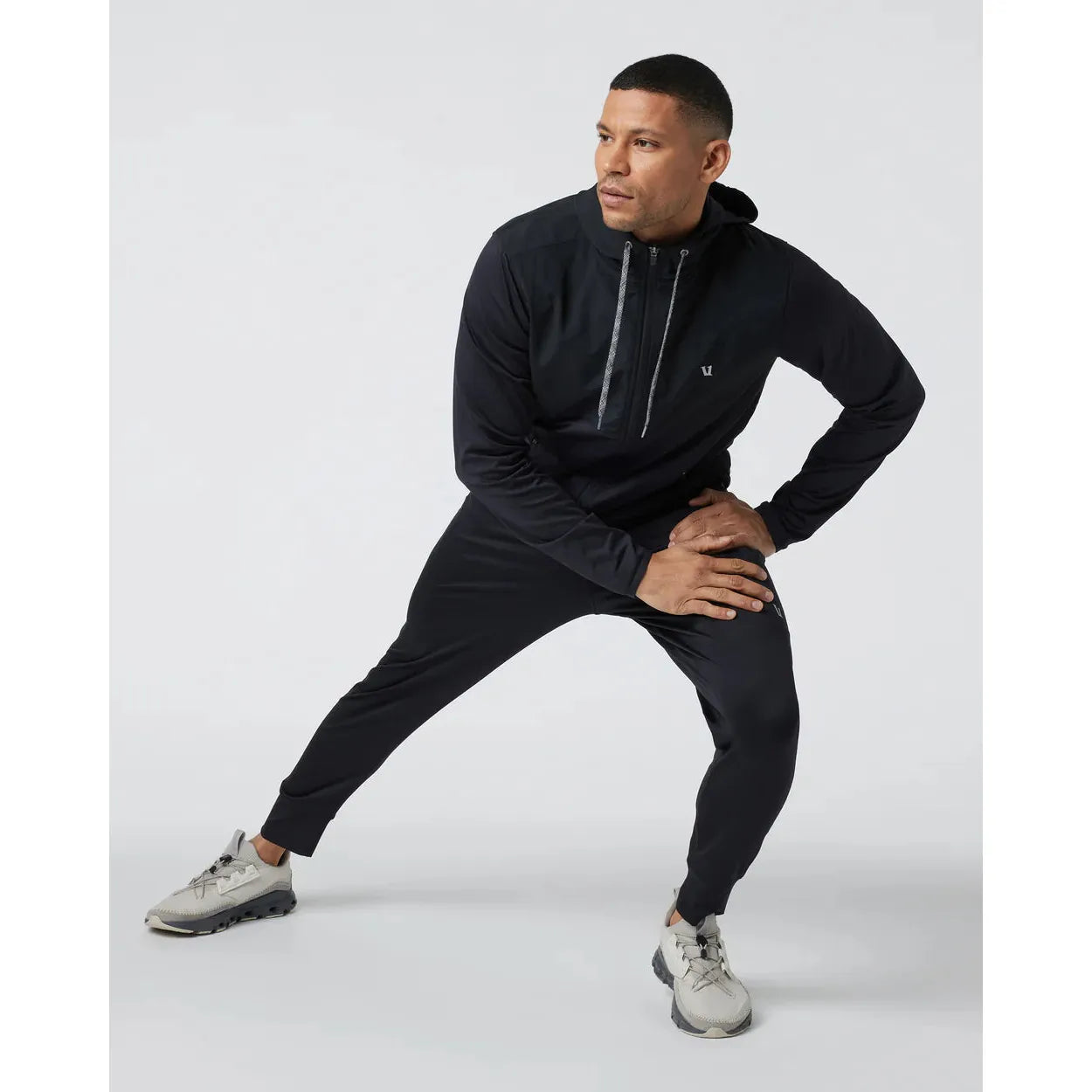 Vuori Men's Sunday Element Jacket - Lightweight Water-Resistant Outdoor Jacket for Hiking, Running & Travel (Black)