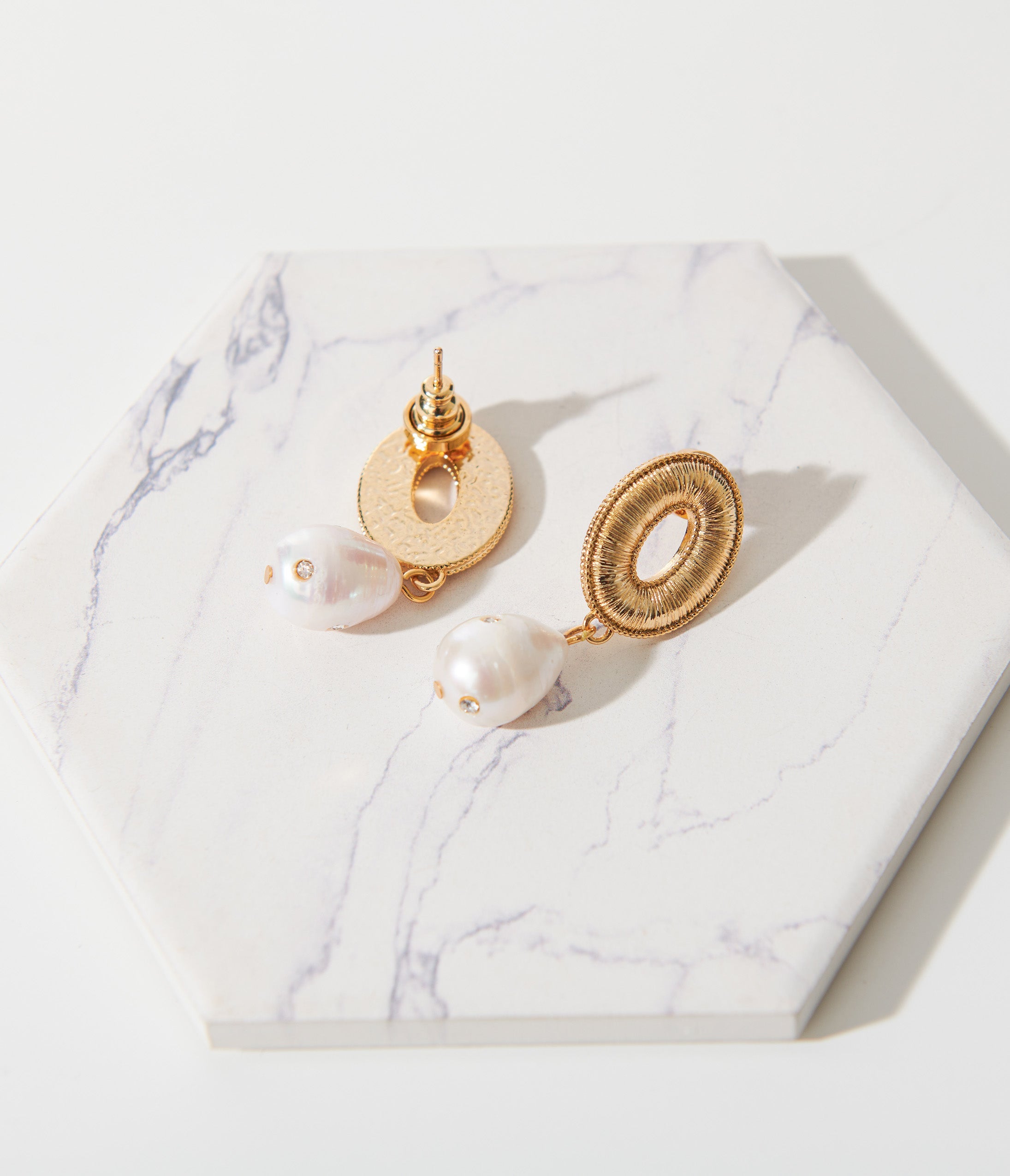 Vintage 1950s Gold Baroque Pearl Earrings – Antique Style Dangle Earrings for Women, Bridal, Wedding & Special Occasions