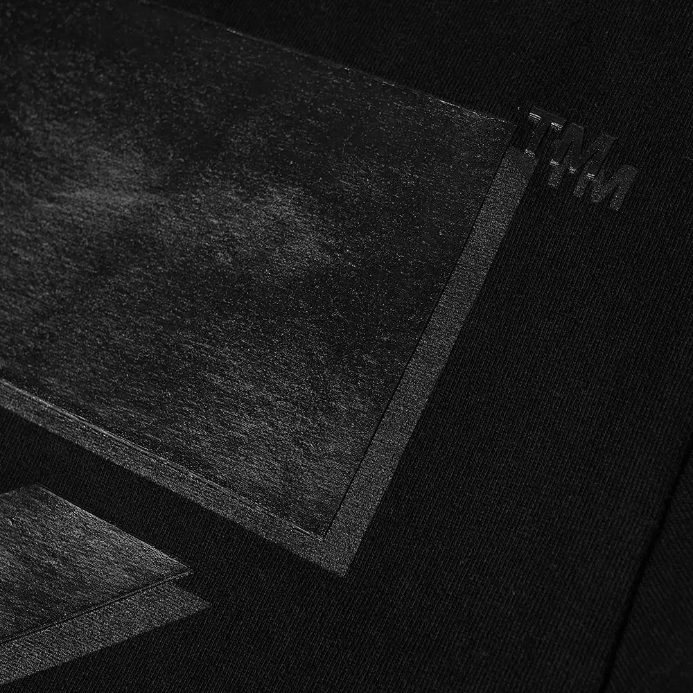 Off-White Diagonal Tab Slim Fit T-Shirt for Men - Trendy Streetwear & Casual Outfit Essential