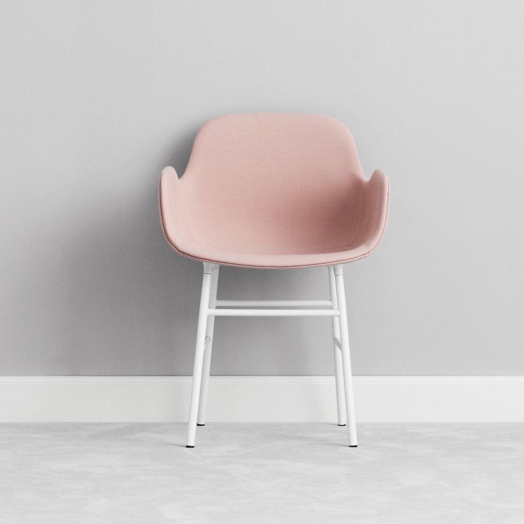 Modern Form Armchair with Sturdy Metal Legs & Premium Upholstery - Perfect for Living Room, Office or Reading Nook