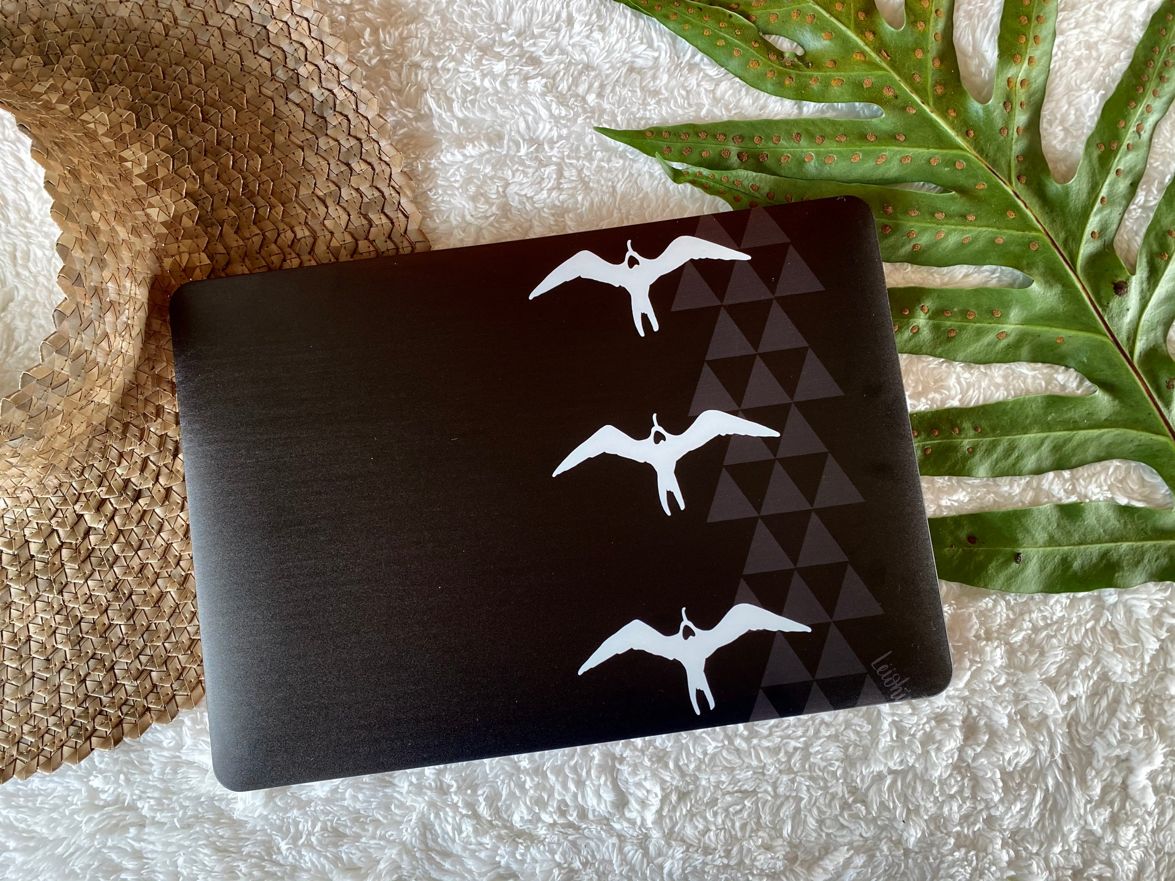 iWa MacBook Hard Shell Case - Durable Protective Cover for MacBook Air/Pro - Perfect for Travel, Work & School