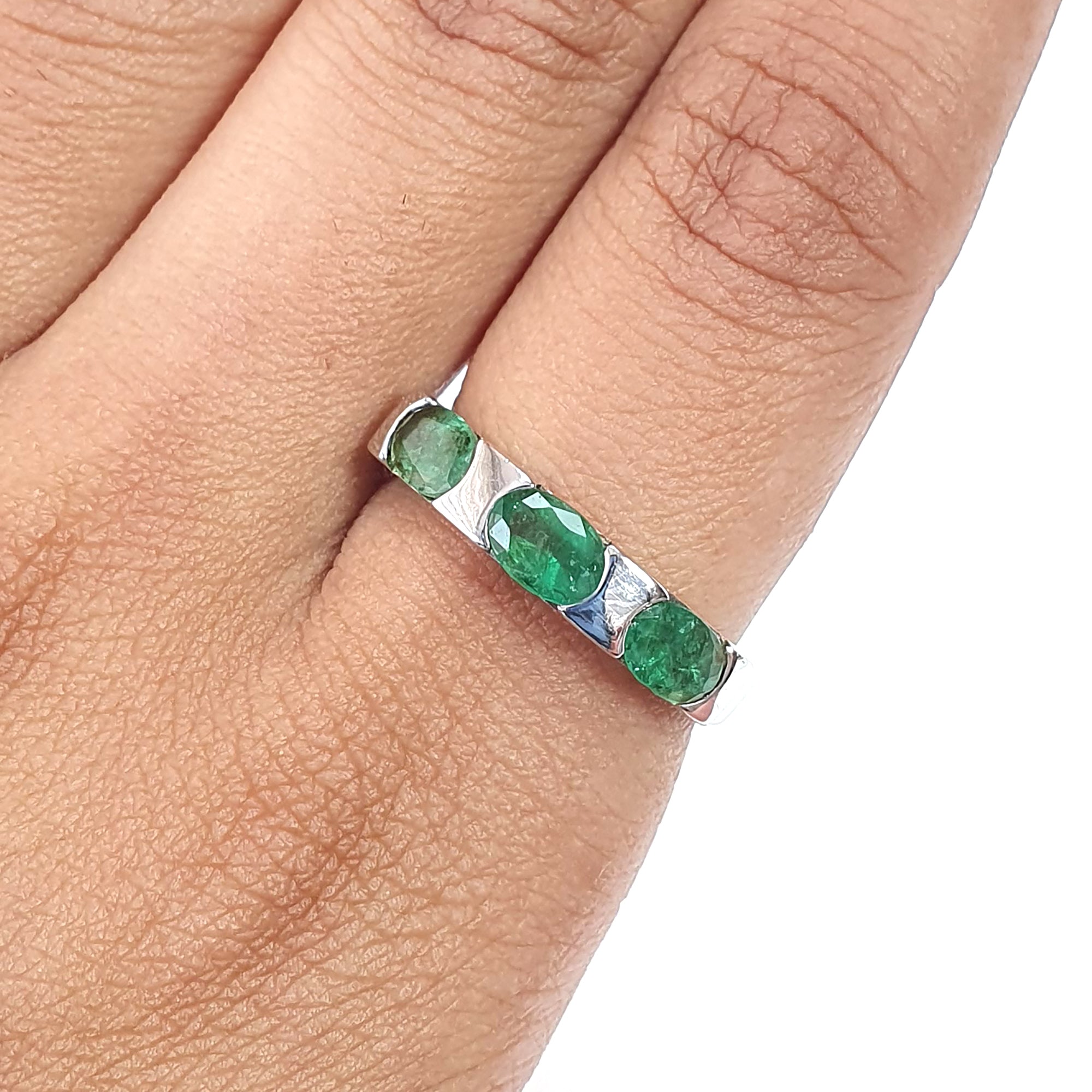 Natural Untreated Emerald Faceted Silver Ring - 2.88gms Oval Cut 925 Sterling Silver Bezel Set Ring Size 7.5 US | Elegant Jewelry for Women, Perfect Gift for Anniversary, Birthday & Special Occasions