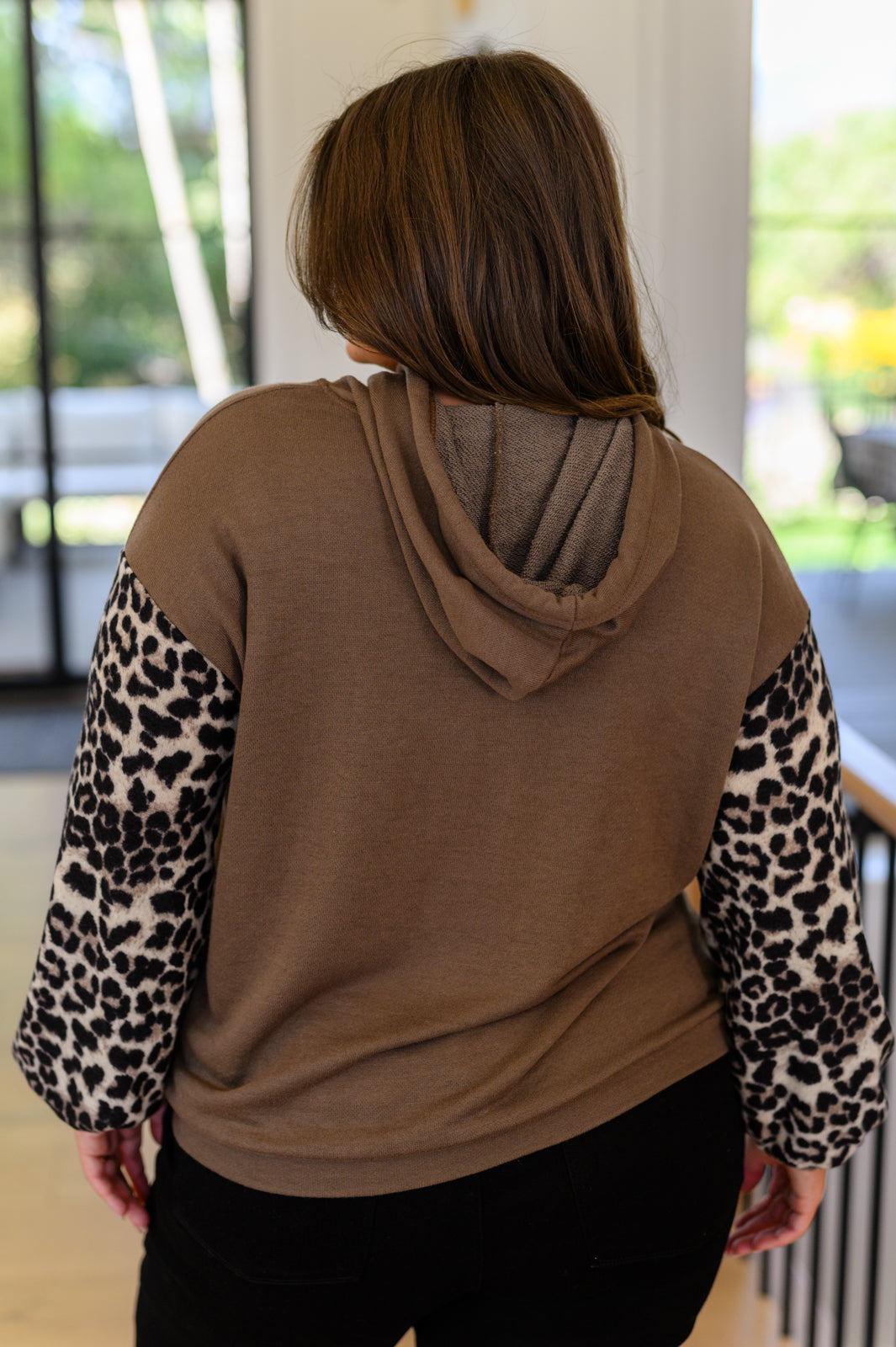 Stylish Leopard Print Hoodie for Women & Men - Trendy Animal Print Pullover for Casual Wear, Street Fashion & Loungewear