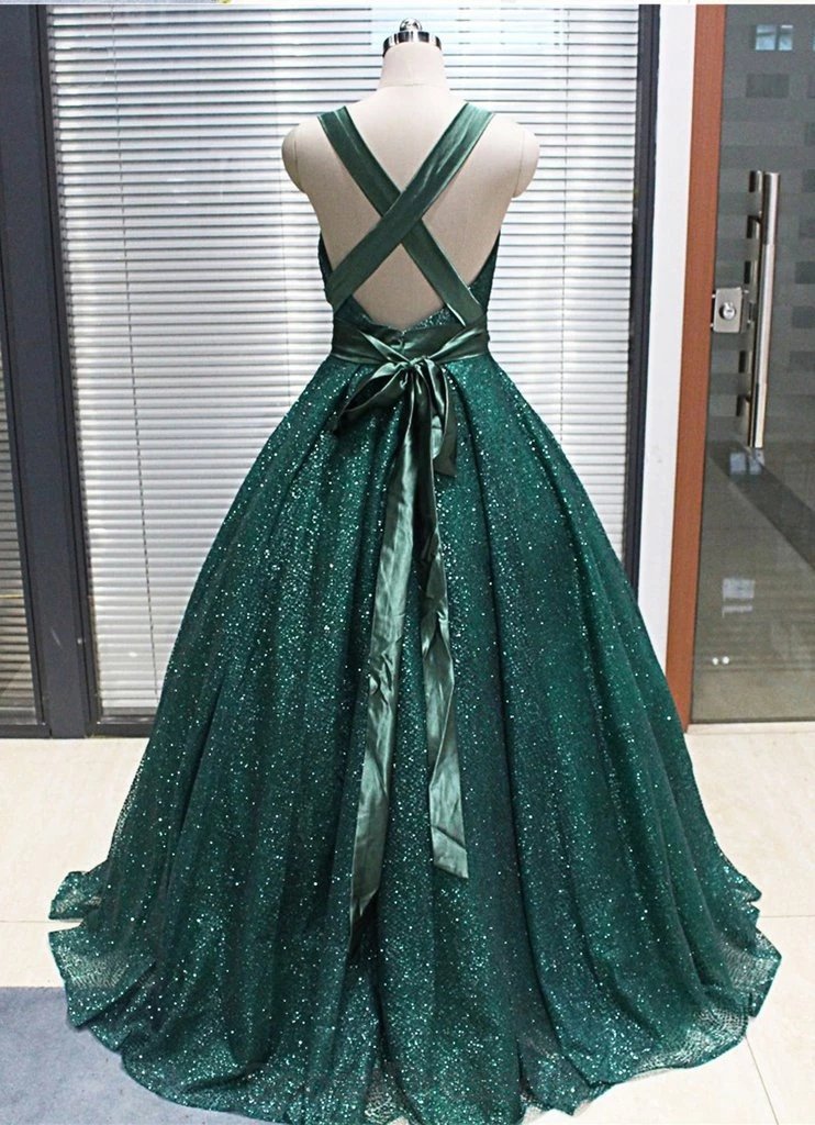 Emerald Green V-Neck Sparkly Ball Gown Prom Dress for Evening Party | Elegant Formal Gown for Homecoming, Wedding, Quinceañera & Special Occasions