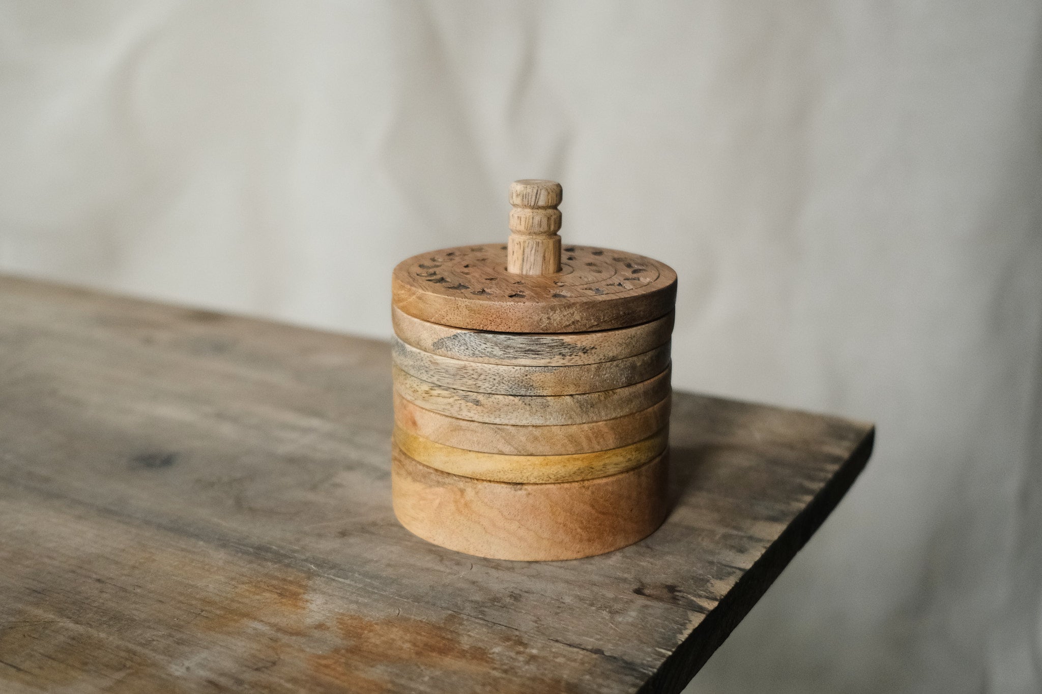 Premium Set of 6 Natural Mango Wood Drink Coasters - Eco-Friendly & Absorbent for Hot/Cold Beverages - Perfect for Dining Table, Coffee Table, Bar & Home Decor