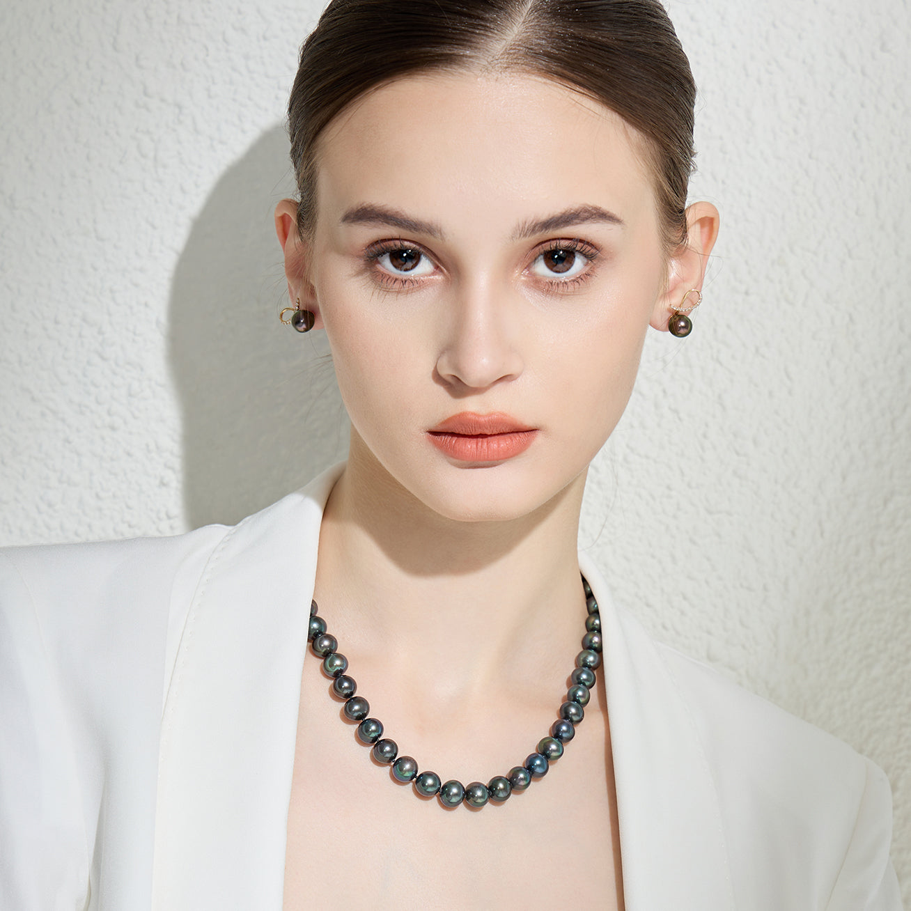 18K Gold Diamond Tahitian Pearl Earrings for Women - Luxury Stud Earrings with Genuine Pearls & Diamonds - Perfect for Weddings, Anniversaries & Special Occasions