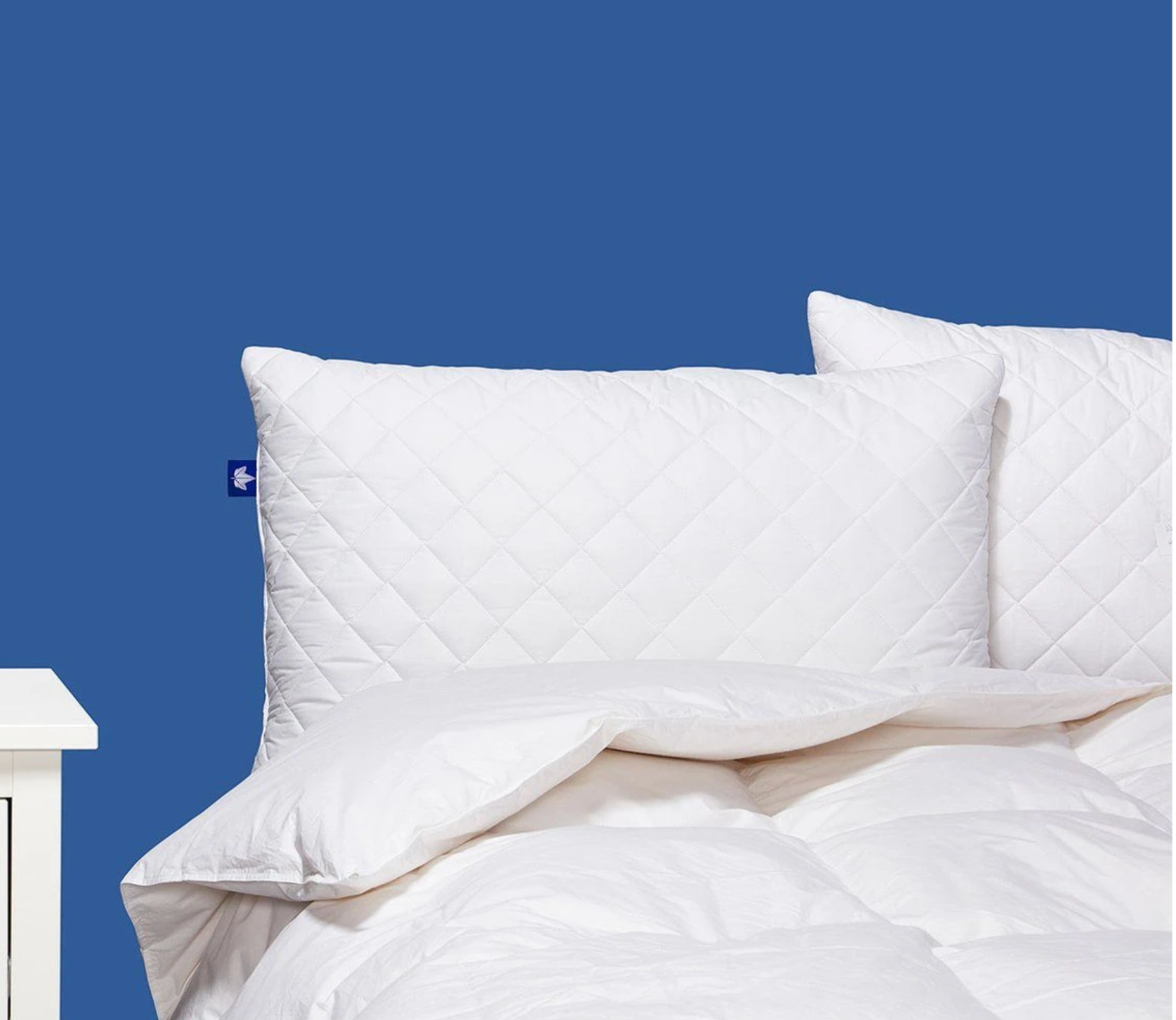Premium Quilted White Goose Feather Sleeping Pillow - Ultra Soft & Supportive for Neck Pain Relief - Perfect for Side Sleepers, Back Sleepers & Travel Use