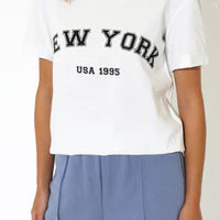 New York Graphic Tee for Men & Women - Trendy NYC Skyline T-Shirt - Casual Streetwear for Travel, Urban Fashion, and Everyday Wear