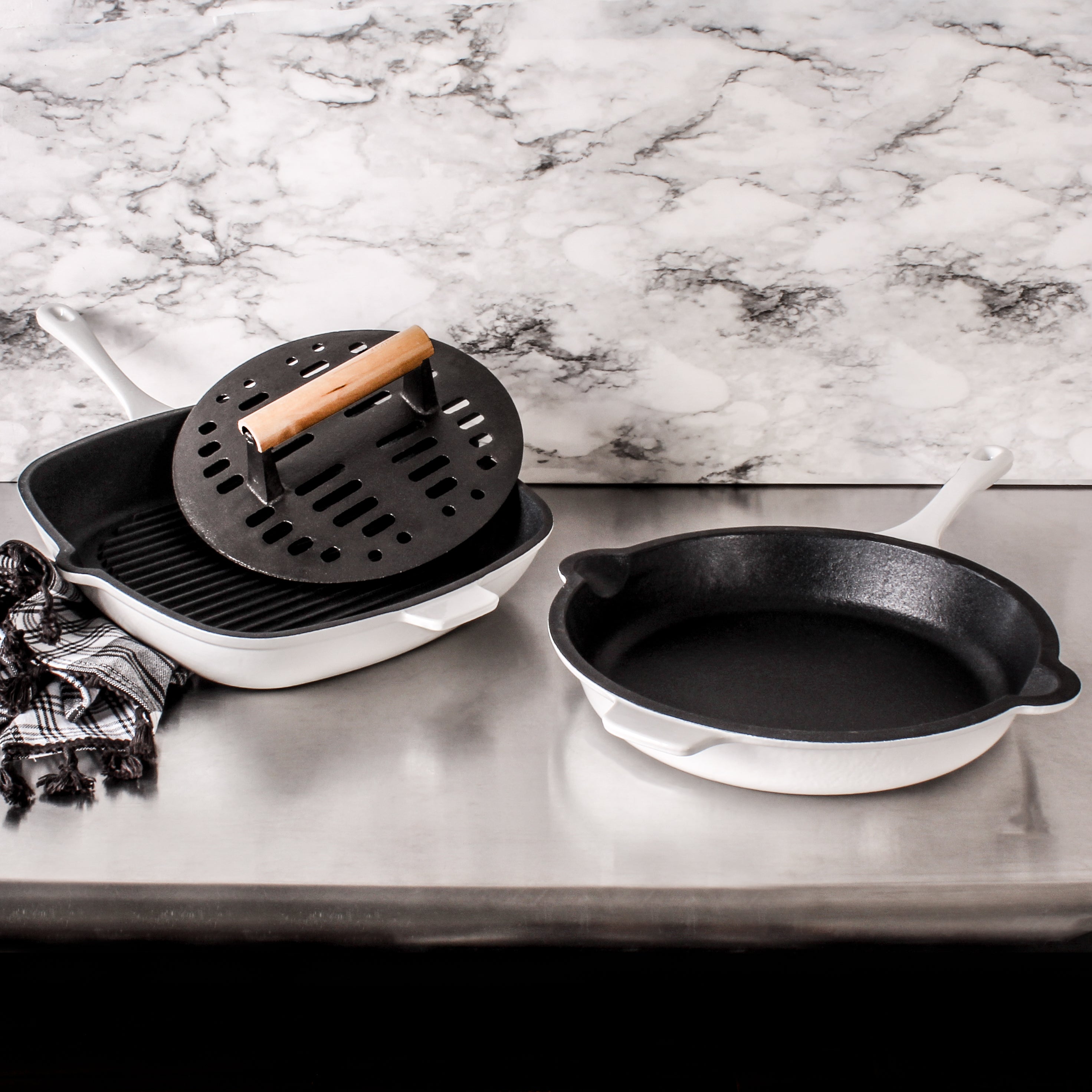 BergHOFF Neo 3-Piece Cast Iron Cookware Set - Grill Pan, Fry Pan & Slotted Steak Press - Premium White Enamel Coating - Perfect for Stovetop, Oven & Outdoor Cooking - Ideal for Steaks, Burgers & Pancakes