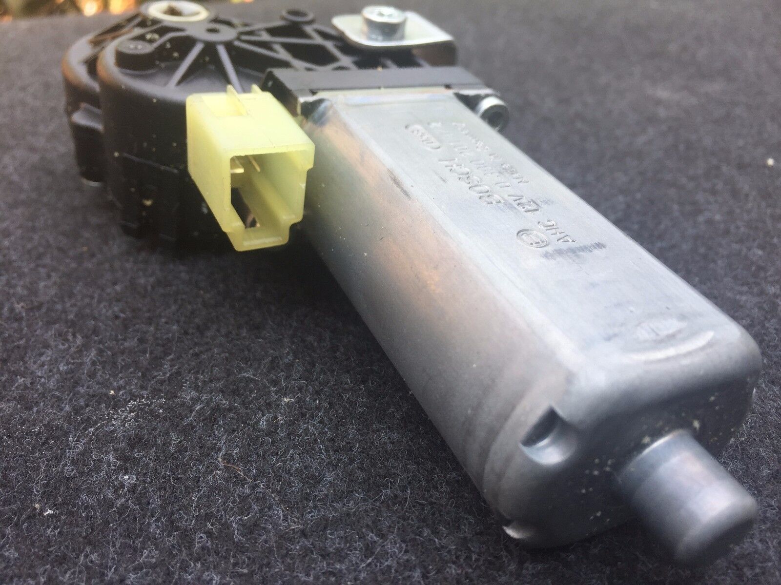 2005-2010 BMW 528iX Front Left Driver Seat Motor OEM Replacement Part - Perfect for Seat Adjustment & Repair