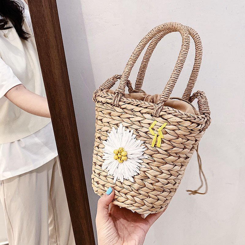 Handmade Small Daisy Straw Shoulder Bag for Women - Perfect for Beach, Picnic, and Summer Outfits