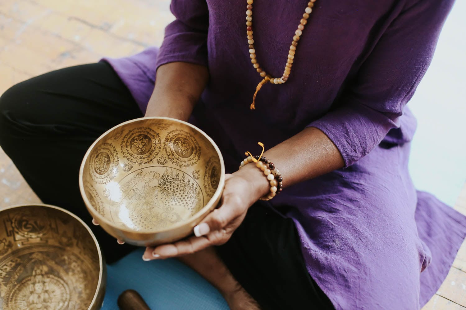 Green Tara Goddess Singing Bowl - Tibetan Meditation Bowl for Healing, Yoga & Spiritual Practice - Perfect for Mindfulness, Sound Therapy & Home Decor