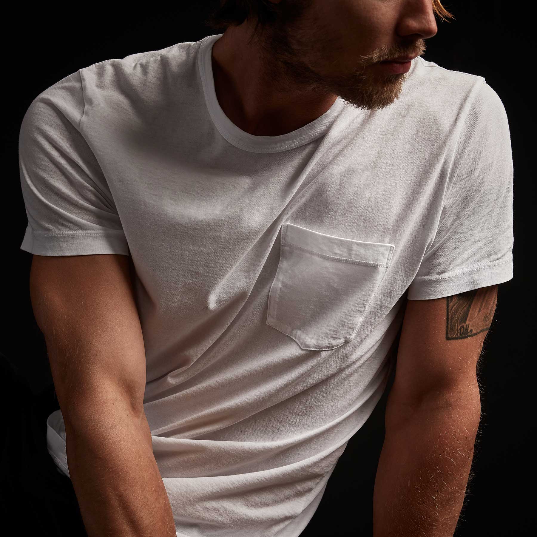 Lightweight Jersey Pocket T-Shirt for Men - Breathable Cotton Crew Neck Tee - White - Perfect for Casual Wear, Gym & Everyday Outfits