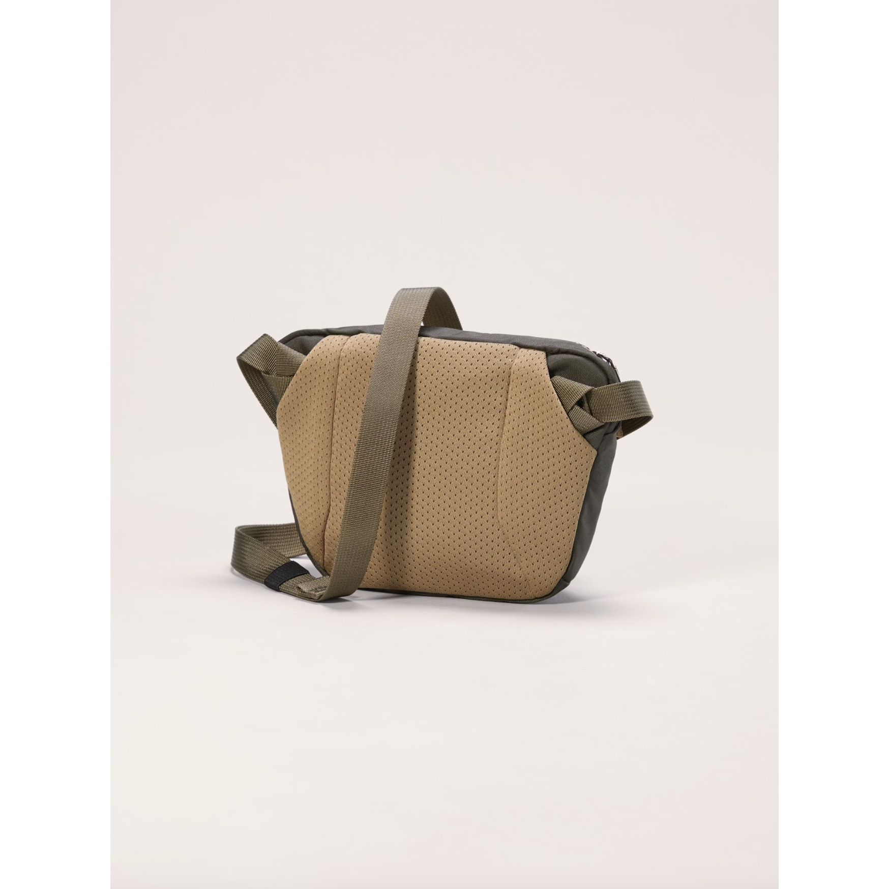 Arc'teryx Mantis 1 Waist Pack - Lightweight & Durable Fanny Pack for Hiking, Travel & Everyday Use | Water-Resistant & Adjustable Belt | Perfect for Outdoor Adventures & Commuting