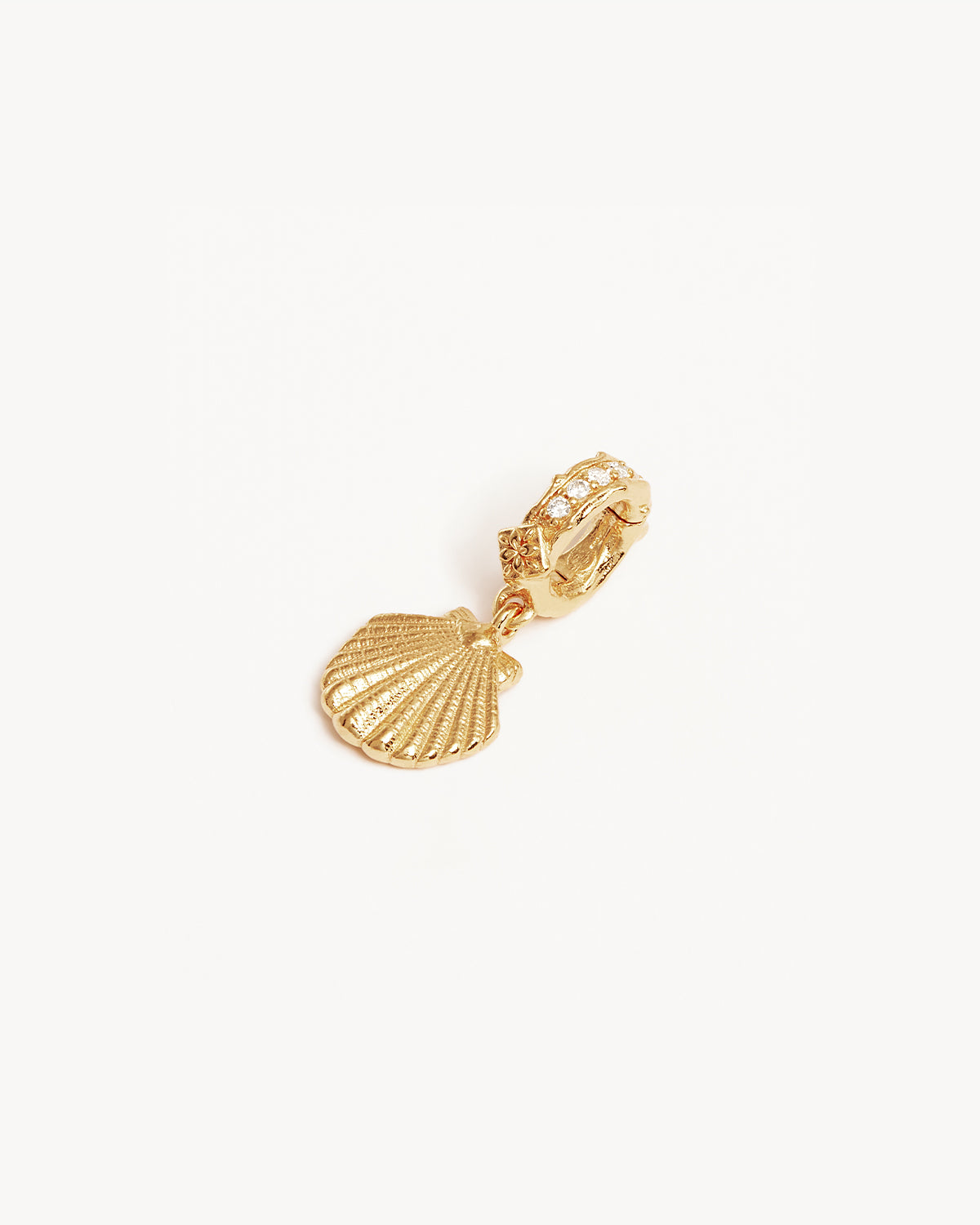 18K Gold Vermeil Shell Pendant Necklace - Beach Jewelry for Women, Perfect for Summer Vacations & Coastal Getaways