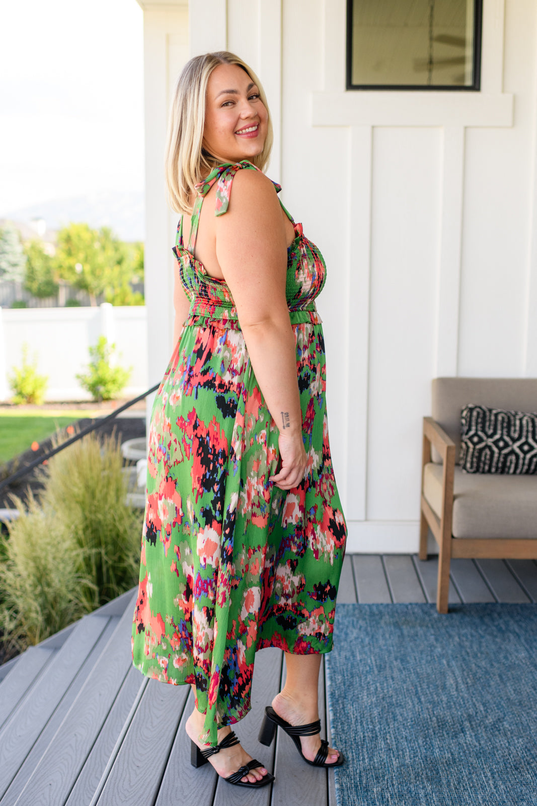 Little While Longer Green Dress - Elegant & Comfortable Women's Casual Dress for Summer, Parties & Everyday Wear